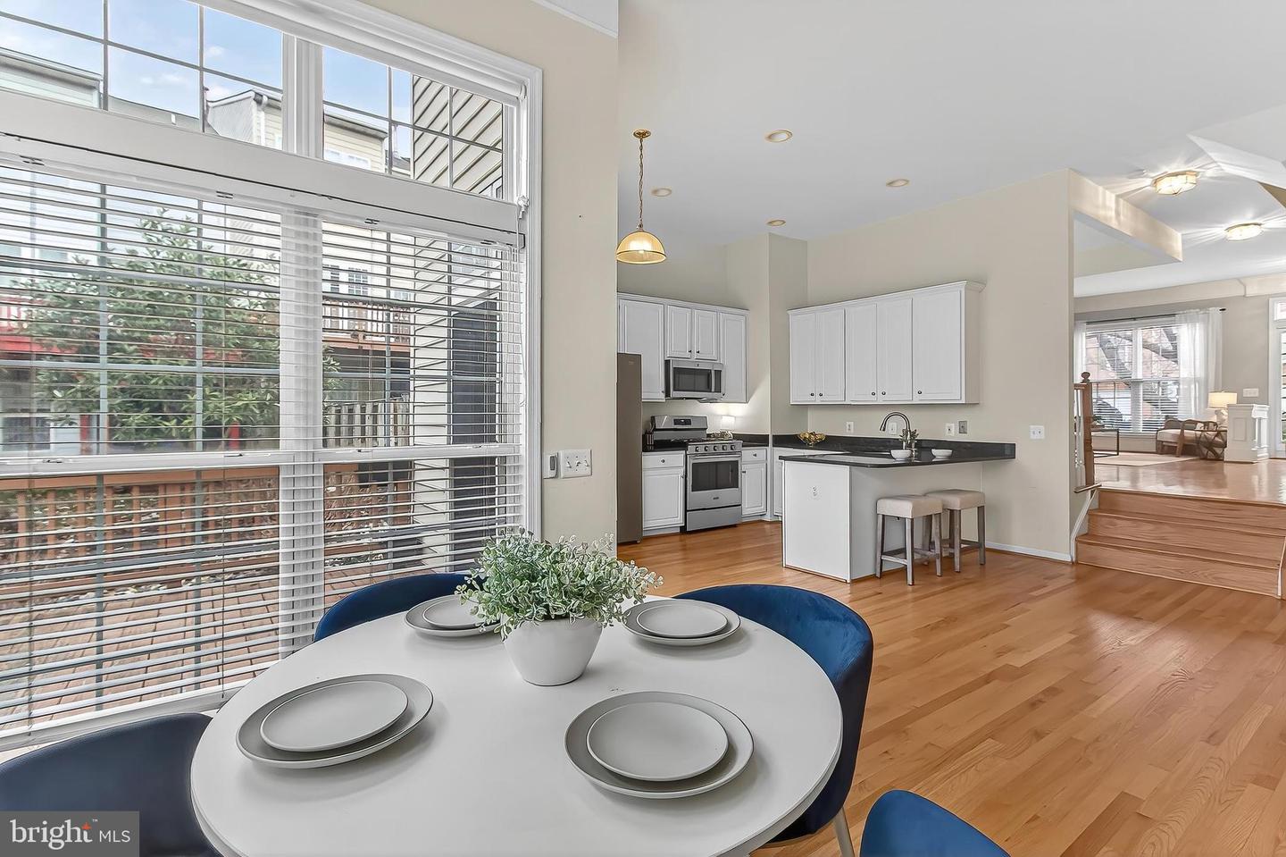 5432 SUMMER LEAF LN, ALEXANDRIA, Virginia 22312, 3 Bedrooms Bedrooms, ,3 BathroomsBathrooms,Residential,For sale,5432 SUMMER LEAF LN,VAFX2280300 MLS # VAFX2280300