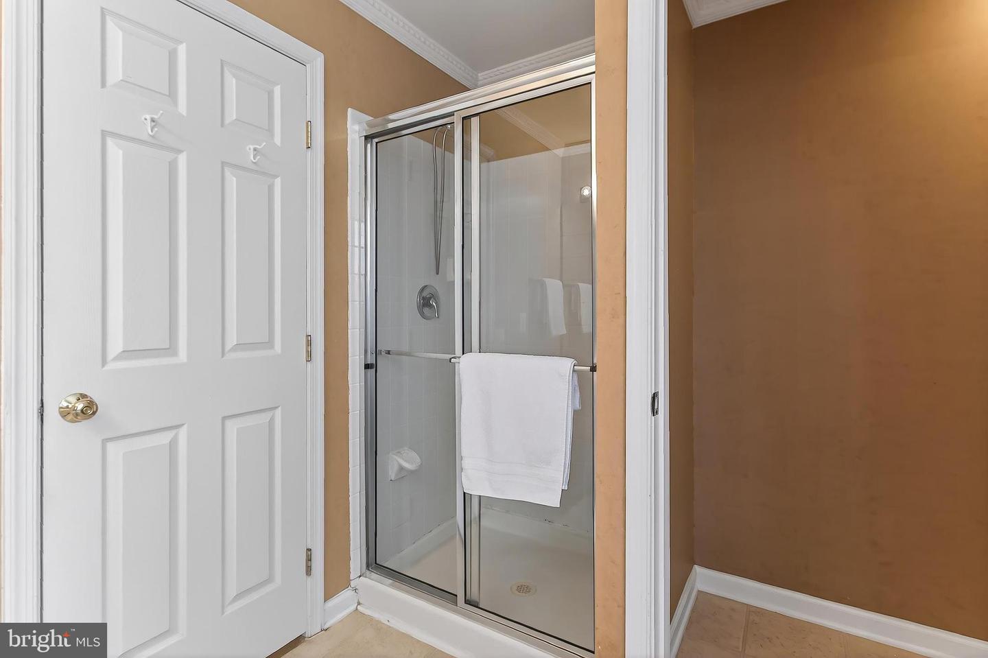 5432 SUMMER LEAF LN, ALEXANDRIA, Virginia 22312, 3 Bedrooms Bedrooms, ,3 BathroomsBathrooms,Residential,For sale,5432 SUMMER LEAF LN,VAFX2280300 MLS # VAFX2280300