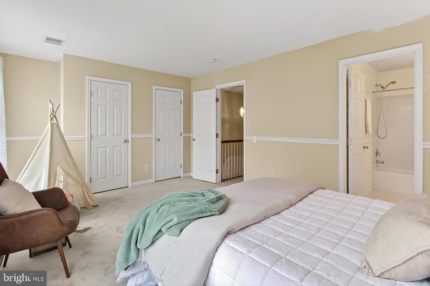 5432 SUMMER LEAF LN, ALEXANDRIA, Virginia 22312, 3 Bedrooms Bedrooms, ,3 BathroomsBathrooms,Residential,For sale,5432 SUMMER LEAF LN,VAFX2280300 MLS # VAFX2280300