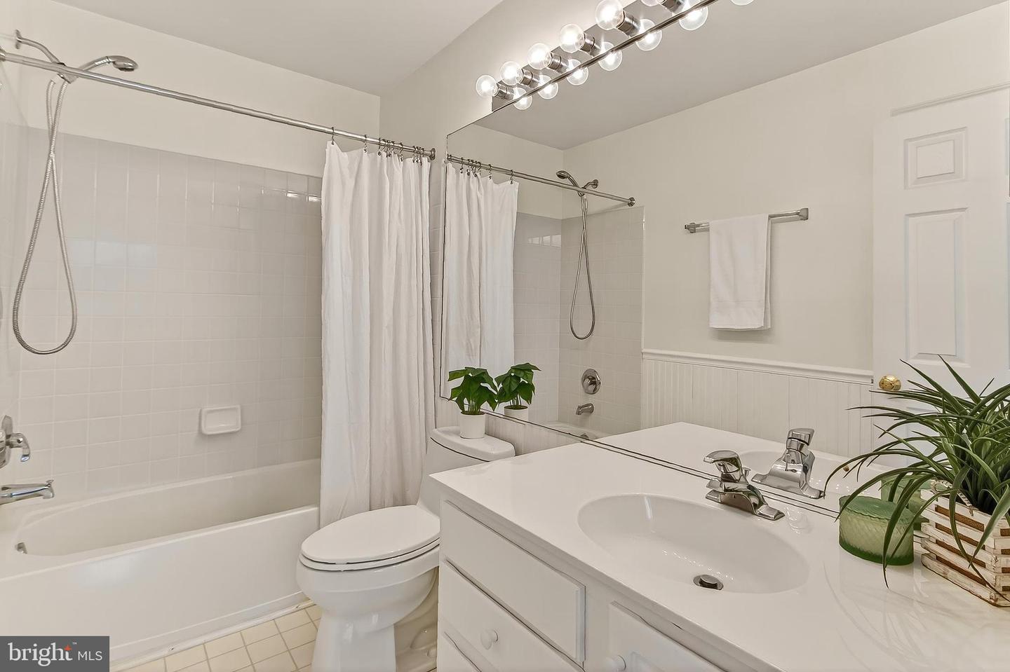 5432 SUMMER LEAF LN, ALEXANDRIA, Virginia 22312, 3 Bedrooms Bedrooms, ,3 BathroomsBathrooms,Residential,For sale,5432 SUMMER LEAF LN,VAFX2280300 MLS # VAFX2280300