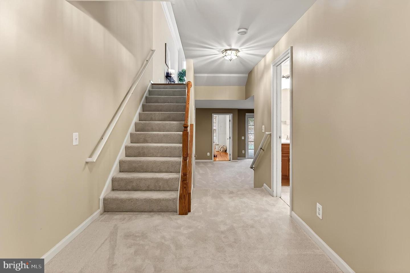 5432 SUMMER LEAF LN, ALEXANDRIA, Virginia 22312, 3 Bedrooms Bedrooms, ,3 BathroomsBathrooms,Residential,For sale,5432 SUMMER LEAF LN,VAFX2280300 MLS # VAFX2280300