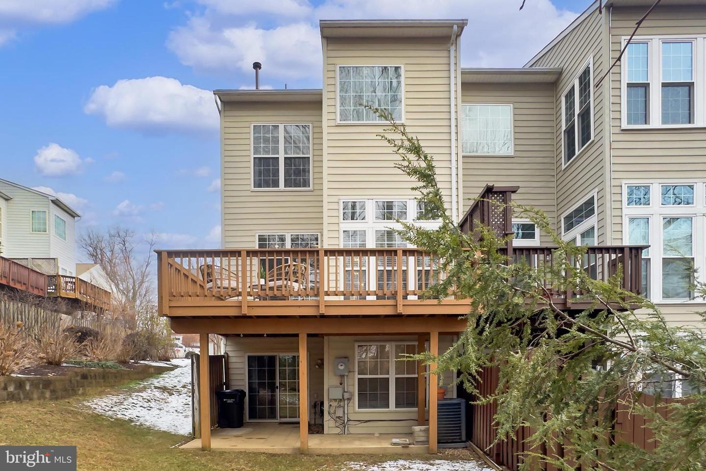 5432 SUMMER LEAF LN, ALEXANDRIA, Virginia 22312, 3 Bedrooms Bedrooms, ,3 BathroomsBathrooms,Residential,For sale,5432 SUMMER LEAF LN,VAFX2280300 MLS # VAFX2280300