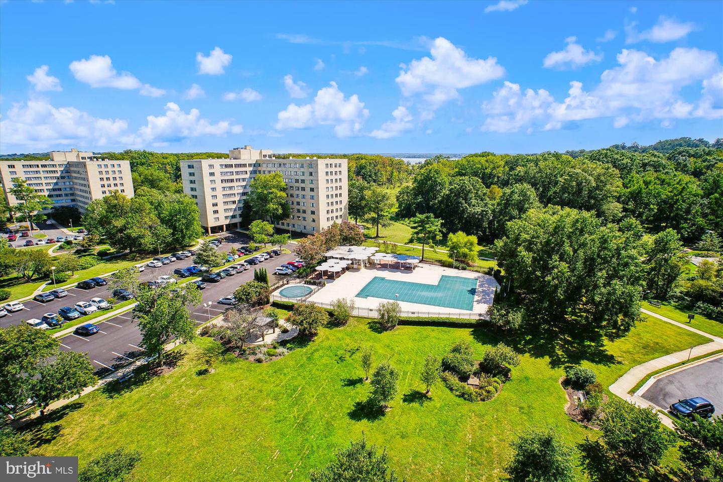 6641 WAKEFIELD DR #613, ALEXANDRIA, Virginia 22307, 2 Bedrooms Bedrooms, ,1 BathroomBathrooms,Residential,For sale,6641 WAKEFIELD DR #613,VAFX2280786 MLS # VAFX2280786