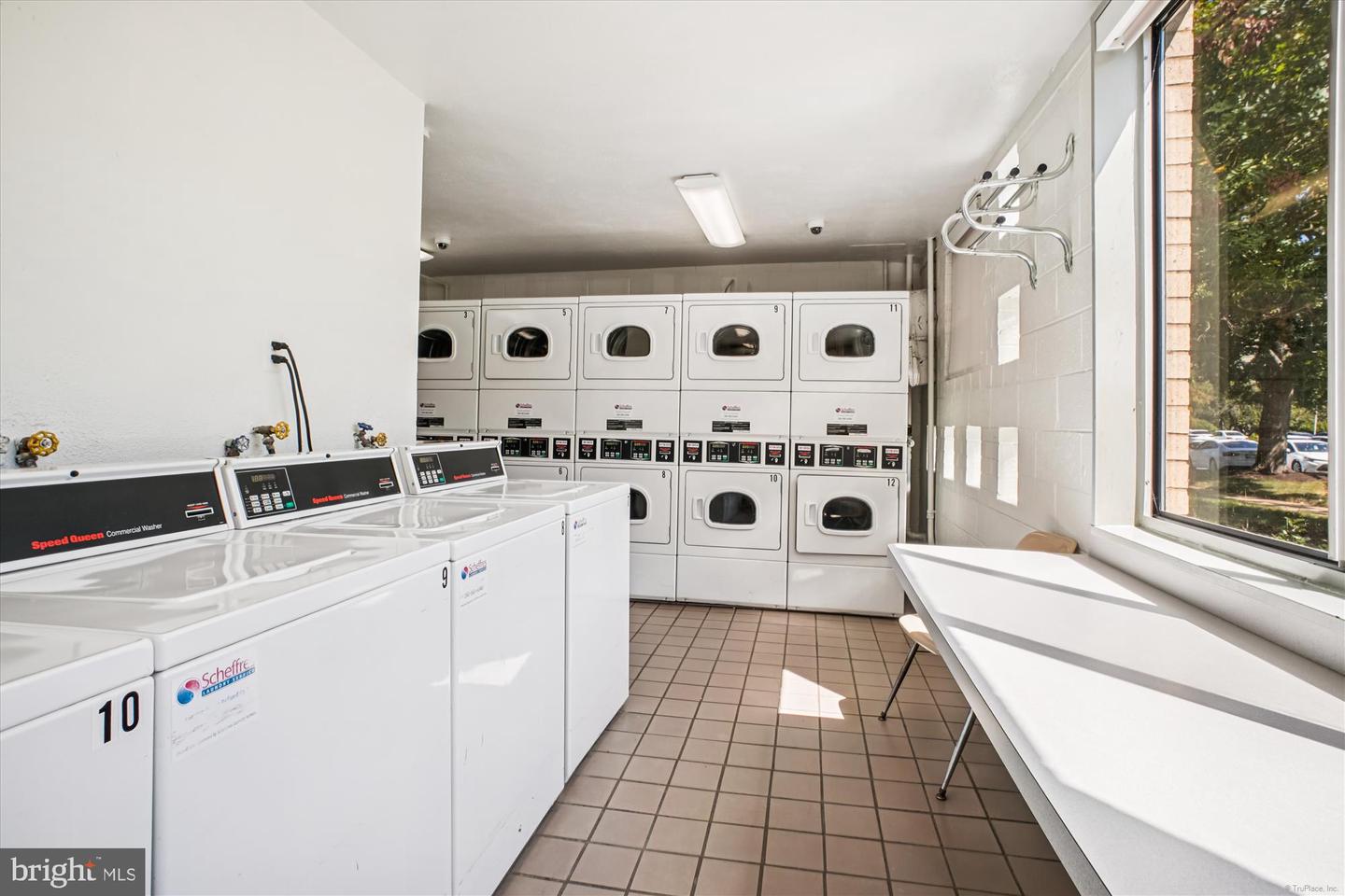 6641 WAKEFIELD DR #613, ALEXANDRIA, Virginia 22307, 2 Bedrooms Bedrooms, ,1 BathroomBathrooms,Residential,For sale,6641 WAKEFIELD DR #613,VAFX2280786 MLS # VAFX2280786