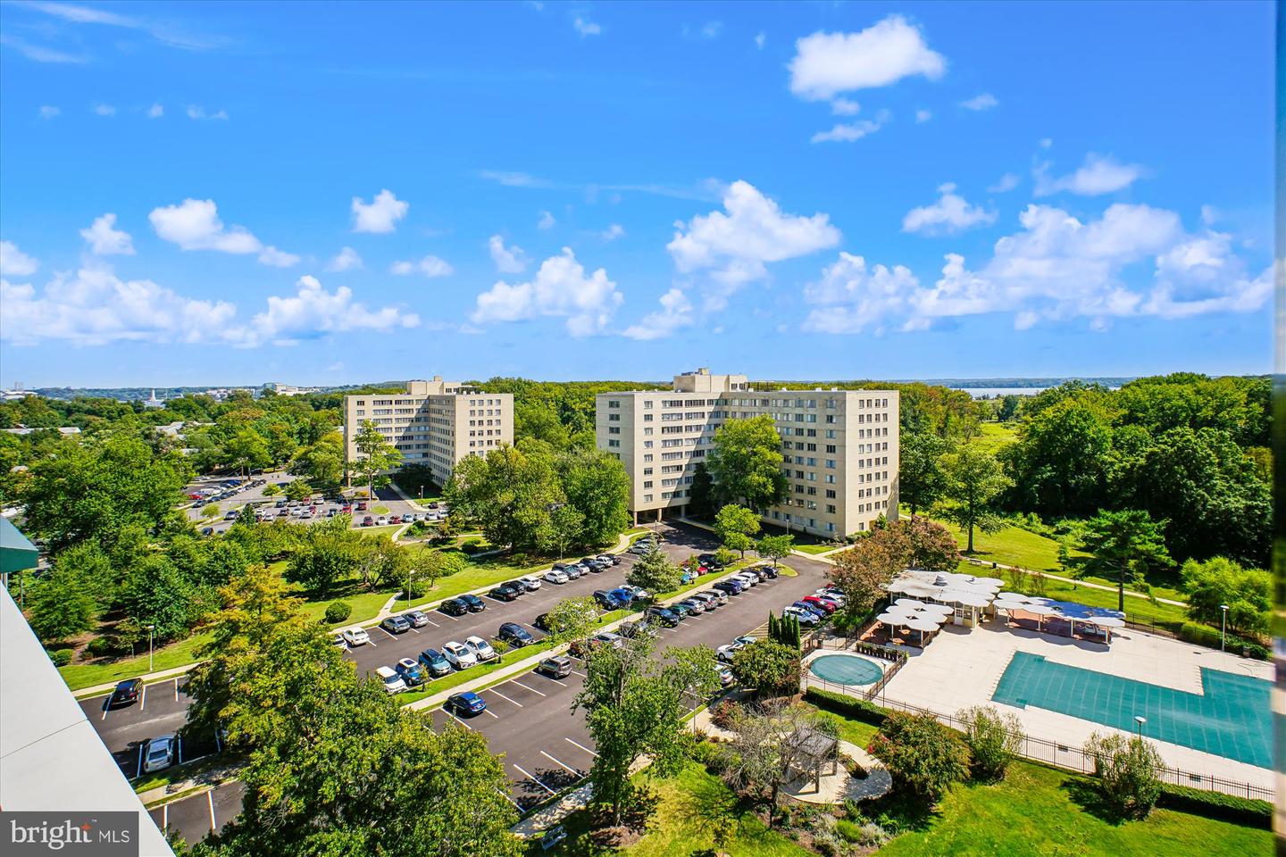 6641 WAKEFIELD DR #613, ALEXANDRIA, Virginia 22307, 2 Bedrooms Bedrooms, ,1 BathroomBathrooms,Residential,For sale,6641 WAKEFIELD DR #613,VAFX2280786 MLS # VAFX2280786