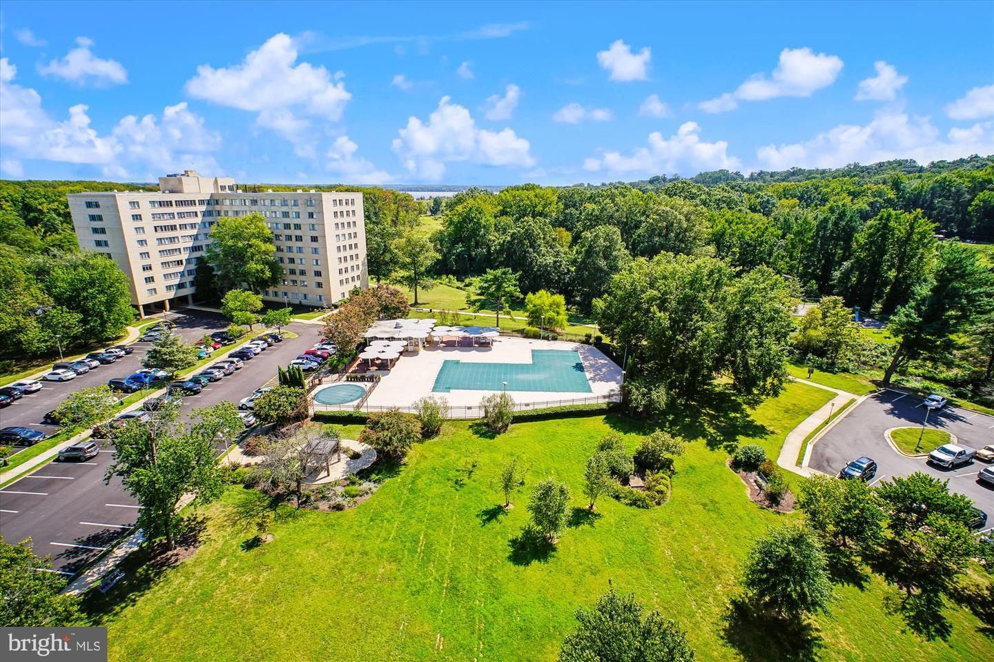 6641 WAKEFIELD DR #613, ALEXANDRIA, Virginia 22307, 2 Bedrooms Bedrooms, ,1 BathroomBathrooms,Residential,For sale,6641 WAKEFIELD DR #613,VAFX2280786 MLS # VAFX2280786