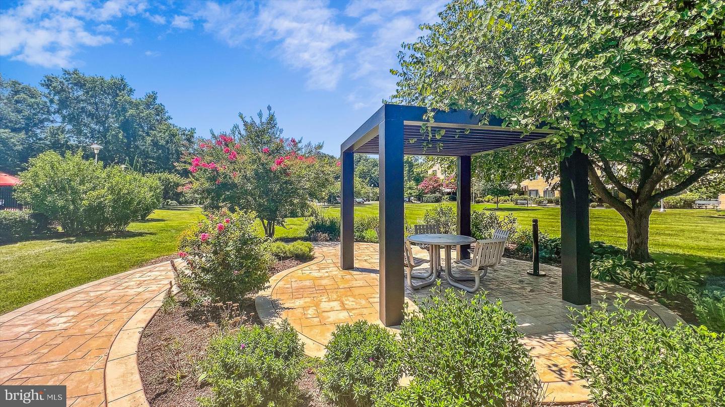 6641 WAKEFIELD DR #613, ALEXANDRIA, Virginia 22307, 2 Bedrooms Bedrooms, ,1 BathroomBathrooms,Residential,For sale,6641 WAKEFIELD DR #613,VAFX2280786 MLS # VAFX2280786