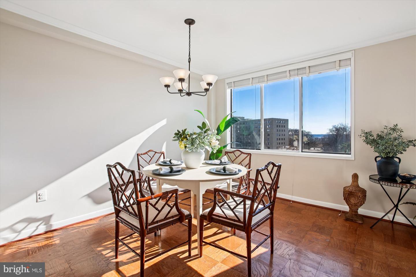 6641 WAKEFIELD DR #613, ALEXANDRIA, Virginia 22307, 2 Bedrooms Bedrooms, ,1 BathroomBathrooms,Residential,For sale,6641 WAKEFIELD DR #613,VAFX2280786 MLS # VAFX2280786