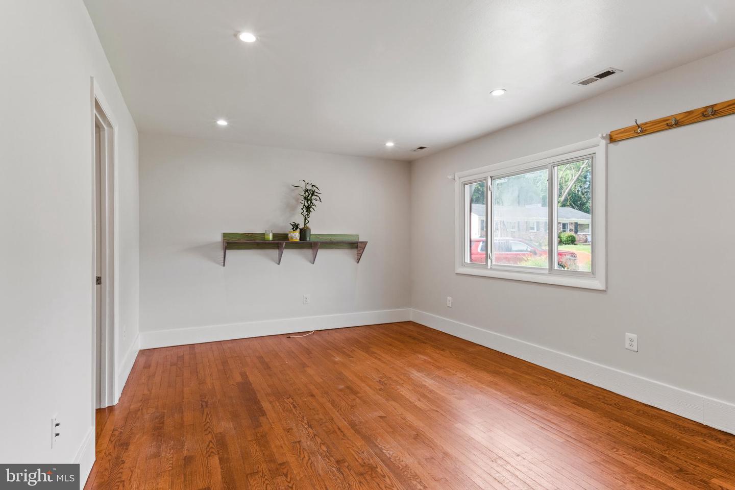 3709 FORESTDALE AVE, WOODBRIDGE, Virginia 22193, 6 Bedrooms Bedrooms, 6 Rooms Rooms,3 BathroomsBathrooms,Residential,For sale,3709 FORESTDALE AVE,VAPW2108590 MLS # VAPW2108590