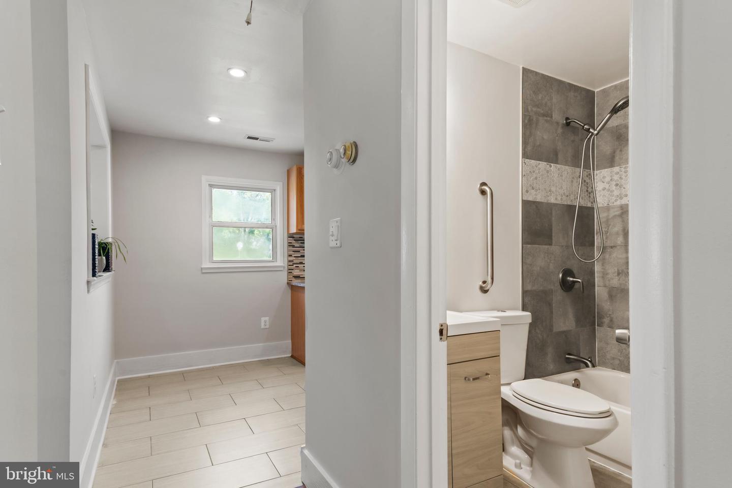 3709 FORESTDALE AVE, WOODBRIDGE, Virginia 22193, 6 Bedrooms Bedrooms, 6 Rooms Rooms,3 BathroomsBathrooms,Residential,For sale,3709 FORESTDALE AVE,VAPW2108590 MLS # VAPW2108590