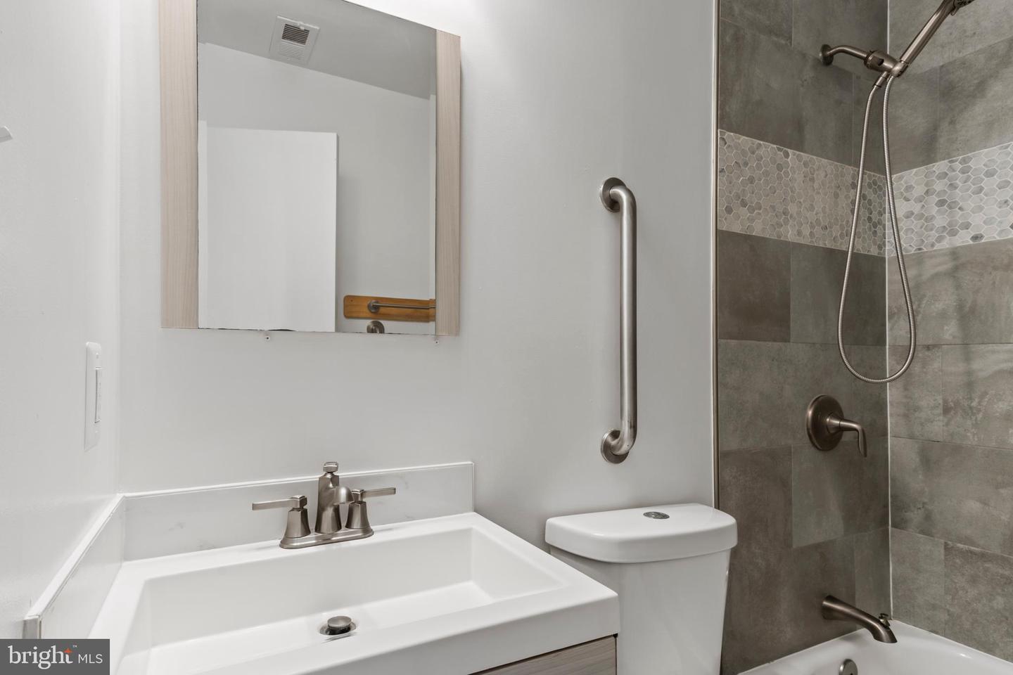 3709 FORESTDALE AVE, WOODBRIDGE, Virginia 22193, 6 Bedrooms Bedrooms, 6 Rooms Rooms,3 BathroomsBathrooms,Residential,For sale,3709 FORESTDALE AVE,VAPW2108590 MLS # VAPW2108590