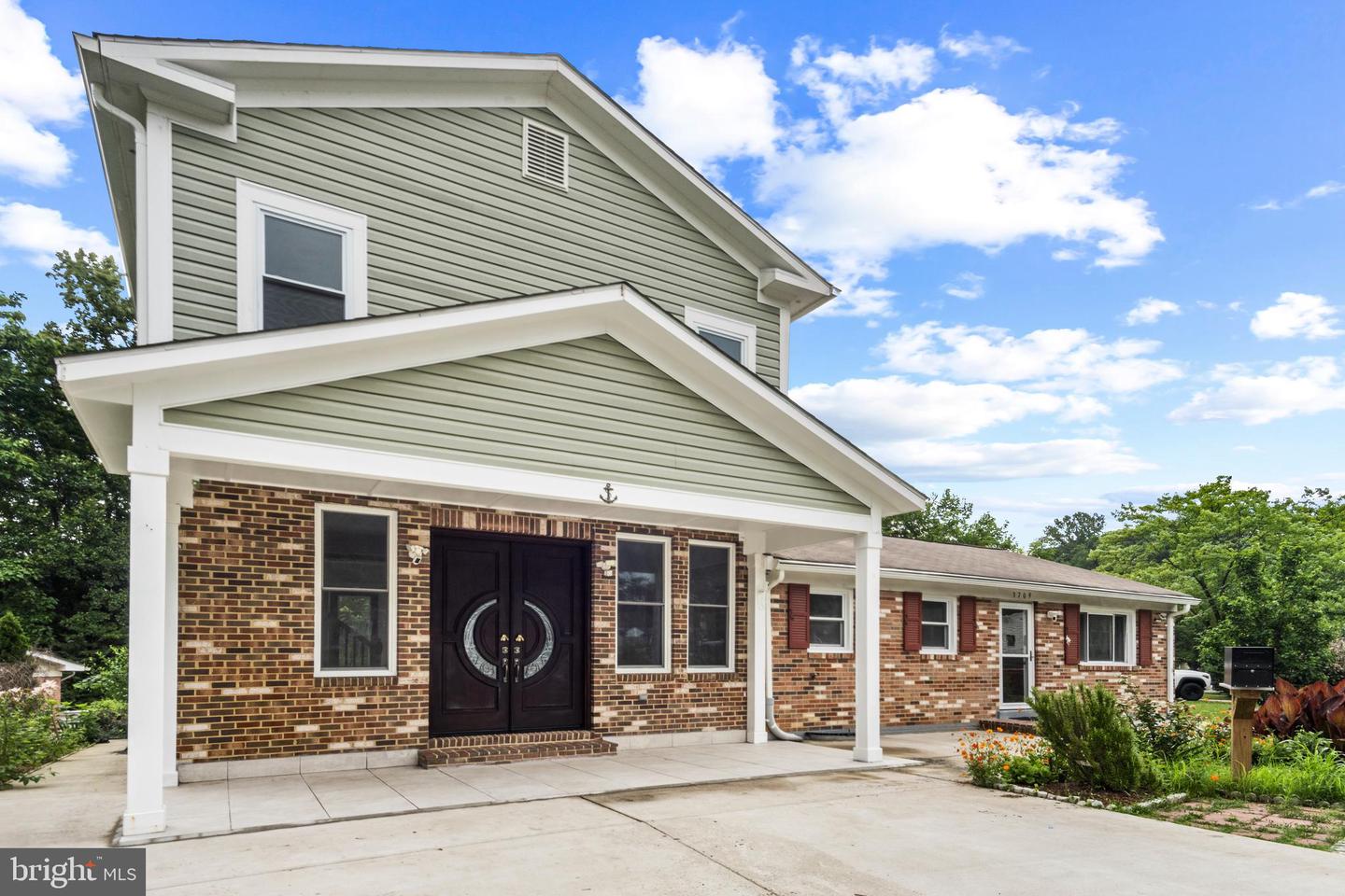 3709 FORESTDALE AVE, WOODBRIDGE, Virginia 22193, 6 Bedrooms Bedrooms, 6 Rooms Rooms,3 BathroomsBathrooms,Residential,For sale,3709 FORESTDALE AVE,VAPW2108590 MLS # VAPW2108590