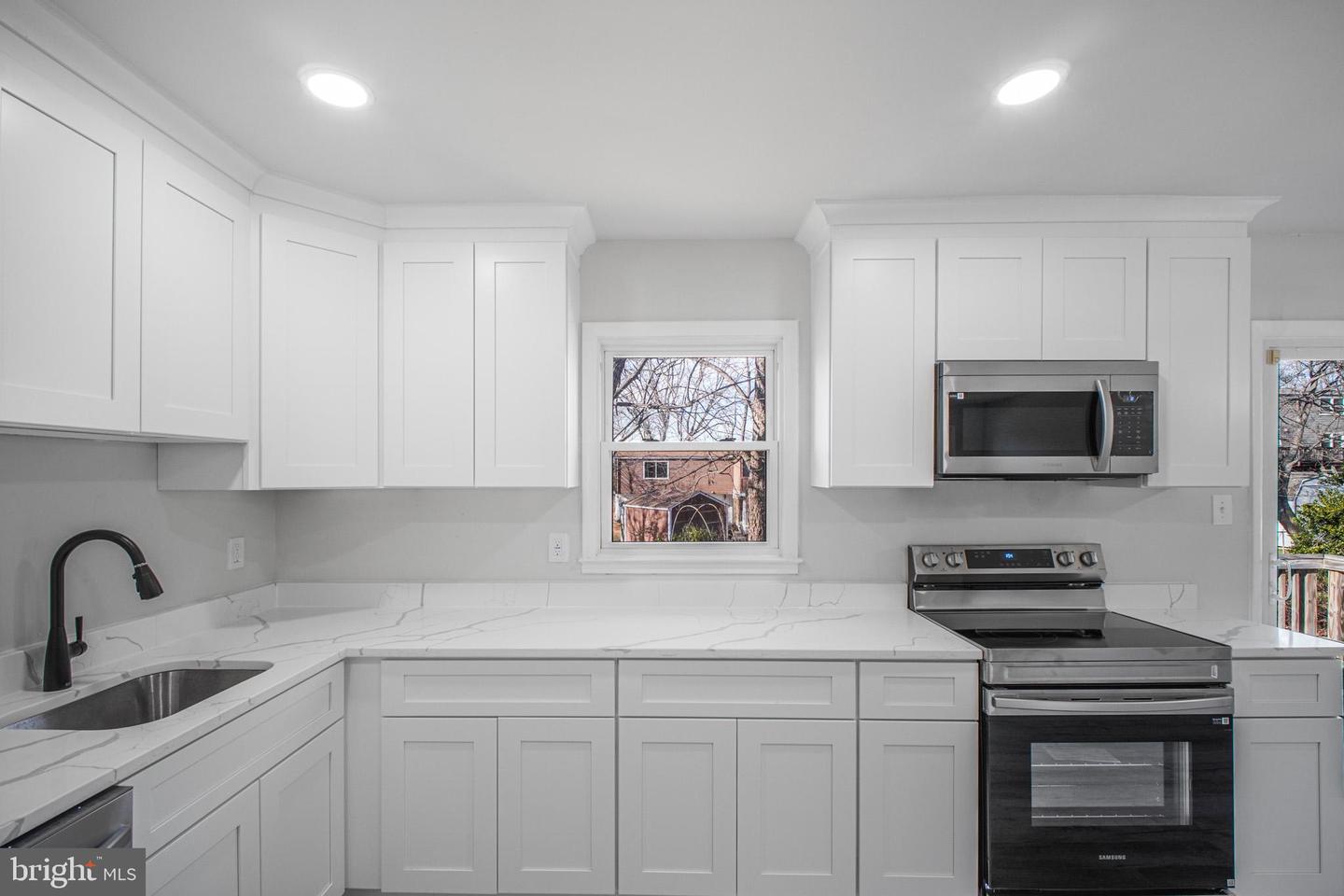 5242 MIDWAY CT, WOODBRIDGE, Virginia 22193, 4 Bedrooms Bedrooms, ,2 BathroomsBathrooms,Residential,For sale,5242 MIDWAY CT,VAPW2108608 MLS # VAPW2108608