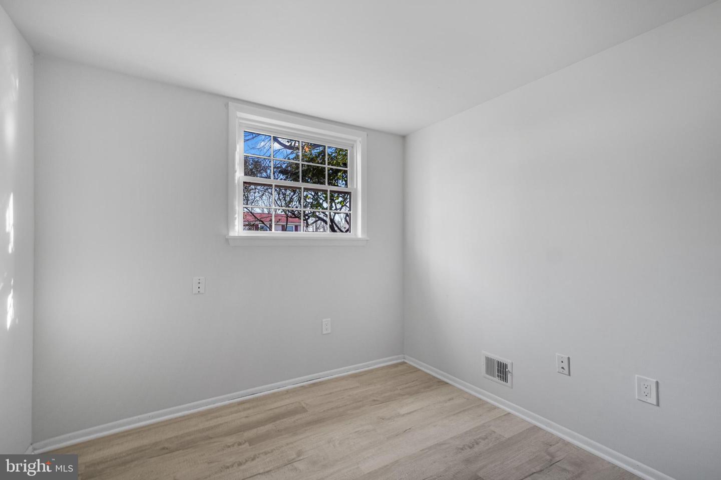 5242 MIDWAY CT, WOODBRIDGE, Virginia 22193, 4 Bedrooms Bedrooms, ,2 BathroomsBathrooms,Residential,For sale,5242 MIDWAY CT,VAPW2108608 MLS # VAPW2108608