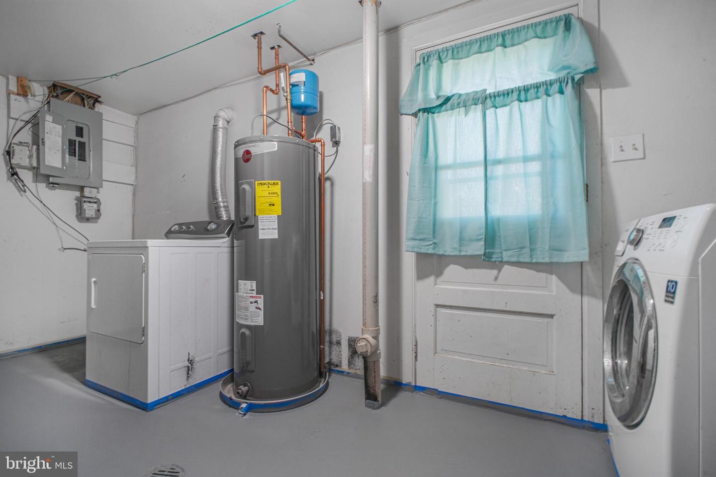 5242 MIDWAY CT, WOODBRIDGE, Virginia 22193, 4 Bedrooms Bedrooms, ,2 BathroomsBathrooms,Residential,For sale,5242 MIDWAY CT,VAPW2108608 MLS # VAPW2108608