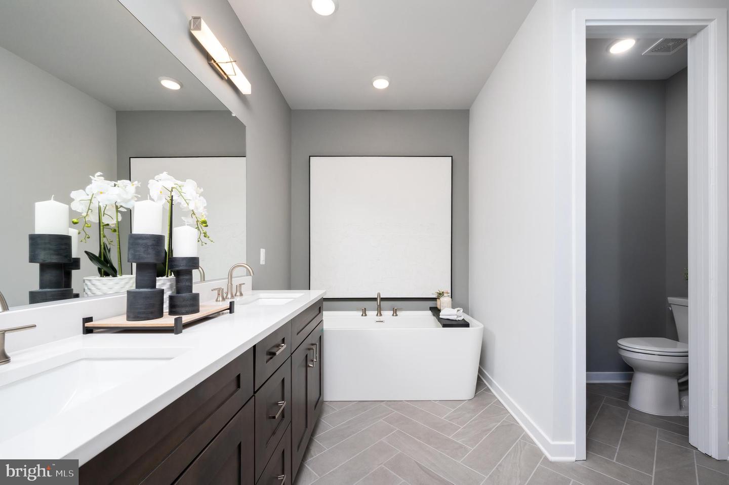 1610 FELLOWSHIP SQ, RESTON, Virginia 20190, 3 Bedrooms Bedrooms, ,3 BathroomsBathrooms,Residential,For sale,1610 FELLOWSHIP SQ,VAFX2281638 MLS # VAFX2281638