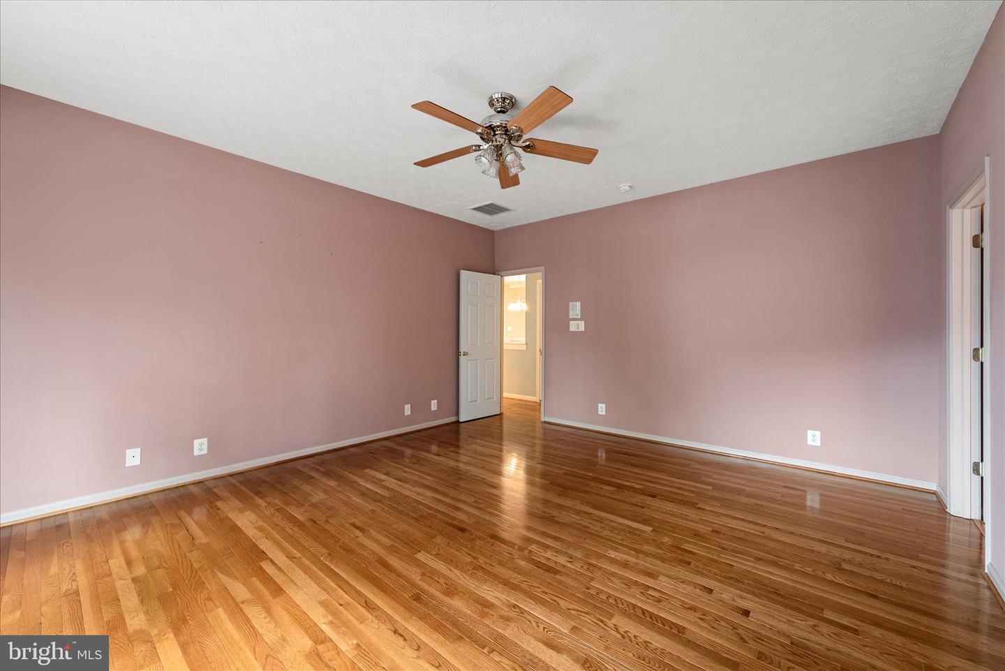 327 CLYDESDALE DR, STEPHENS CITY, Virginia 22655, 3 Bedrooms Bedrooms, ,3 BathroomsBathrooms,Residential,For sale,327 CLYDESDALE DR,VAFV2038390 MLS # VAFV2038390