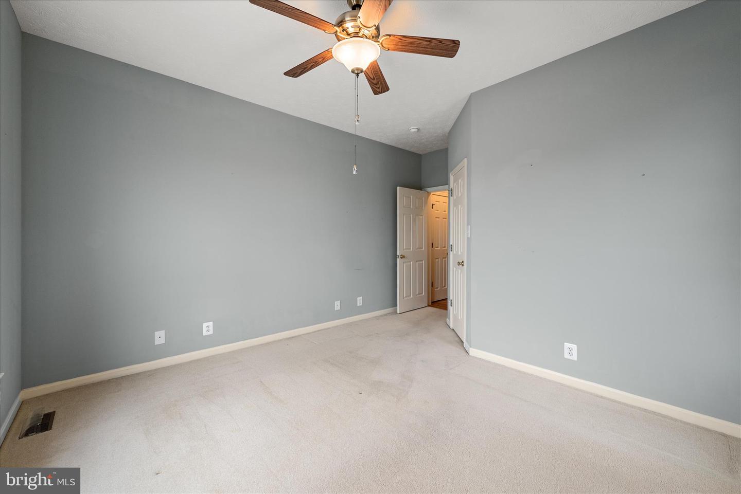 327 CLYDESDALE DR, STEPHENS CITY, Virginia 22655, 3 Bedrooms Bedrooms, ,3 BathroomsBathrooms,Residential,For sale,327 CLYDESDALE DR,VAFV2038390 MLS # VAFV2038390