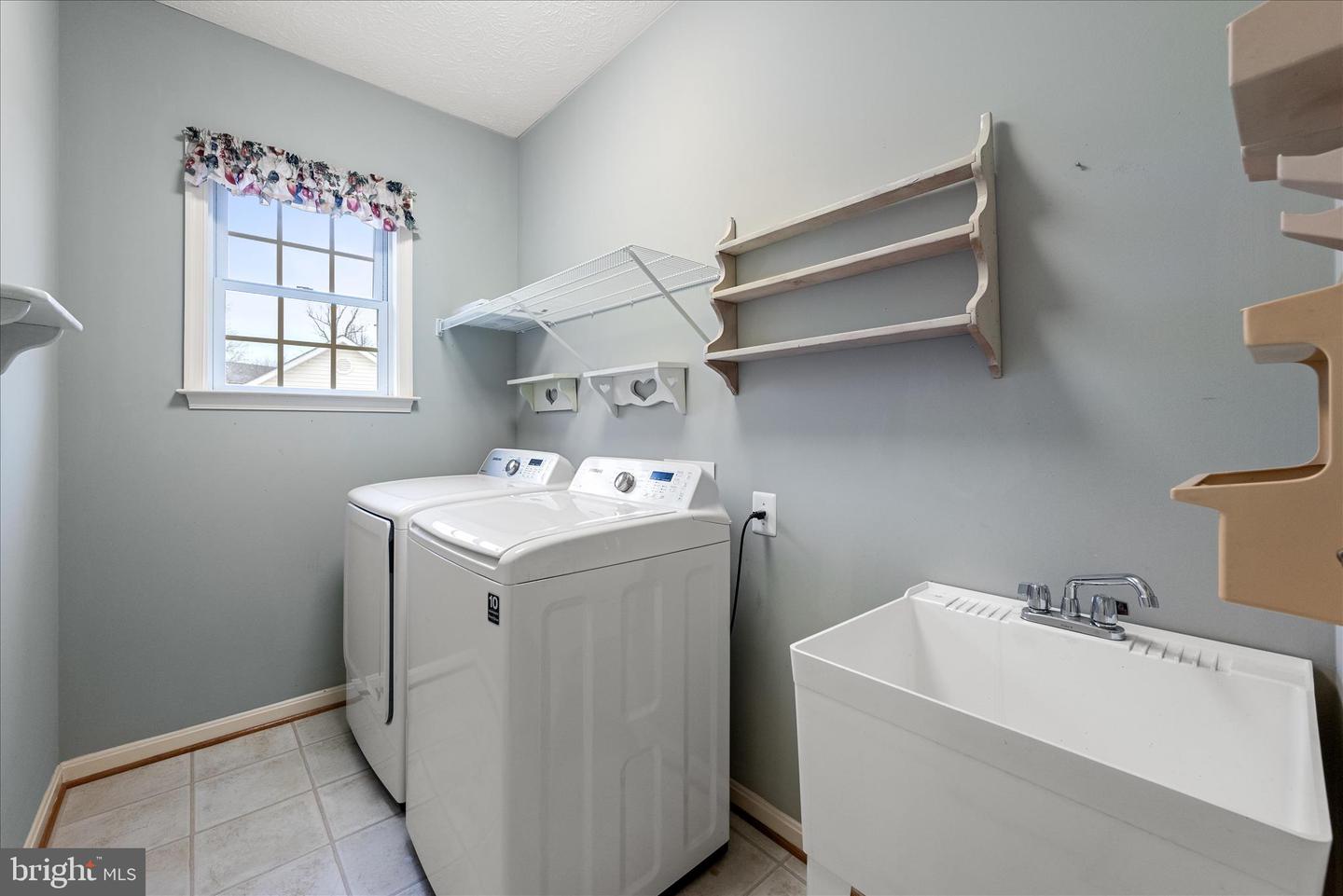 327 CLYDESDALE DR, STEPHENS CITY, Virginia 22655, 3 Bedrooms Bedrooms, ,3 BathroomsBathrooms,Residential,For sale,327 CLYDESDALE DR,VAFV2038390 MLS # VAFV2038390