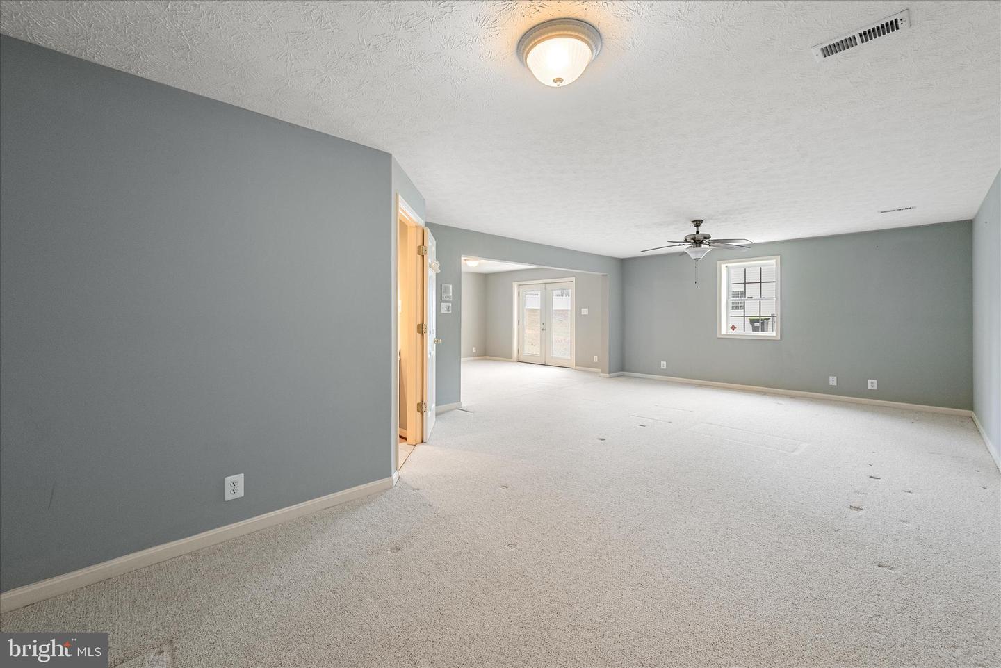 327 CLYDESDALE DR, STEPHENS CITY, Virginia 22655, 3 Bedrooms Bedrooms, ,3 BathroomsBathrooms,Residential,For sale,327 CLYDESDALE DR,VAFV2038390 MLS # VAFV2038390