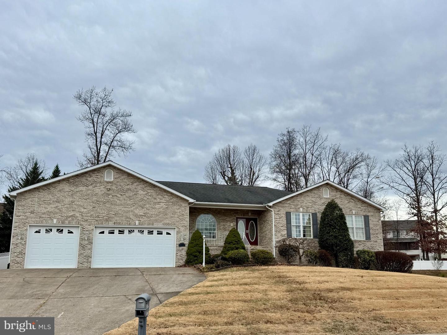 327 CLYDESDALE DR, STEPHENS CITY, Virginia 22655, 3 Bedrooms Bedrooms, ,3 BathroomsBathrooms,Residential,For sale,327 CLYDESDALE DR,VAFV2038390 MLS # VAFV2038390