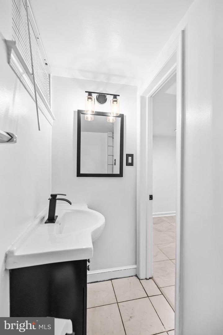 2420 I ST NW, WASHINGTON, District Of Columbia 20037, 3 Bedrooms Bedrooms, 9 Rooms Rooms,4 BathroomsBathrooms,Residential,For sale,2420 I ST NW,DCDC2234314 MLS # DCDC2234314