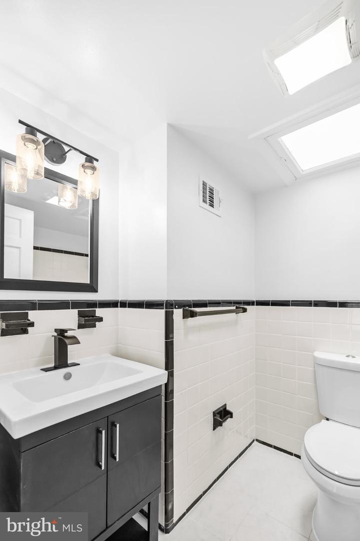 2420 I ST NW, WASHINGTON, District Of Columbia 20037, 3 Bedrooms Bedrooms, 9 Rooms Rooms,4 BathroomsBathrooms,Residential,For sale,2420 I ST NW,DCDC2234314 MLS # DCDC2234314