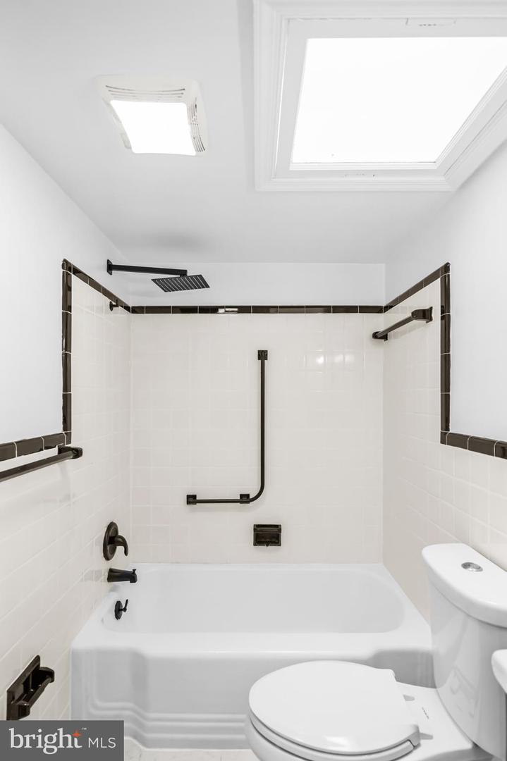 2420 I ST NW, WASHINGTON, District Of Columbia 20037, 3 Bedrooms Bedrooms, 9 Rooms Rooms,4 BathroomsBathrooms,Residential,For sale,2420 I ST NW,DCDC2234314 MLS # DCDC2234314