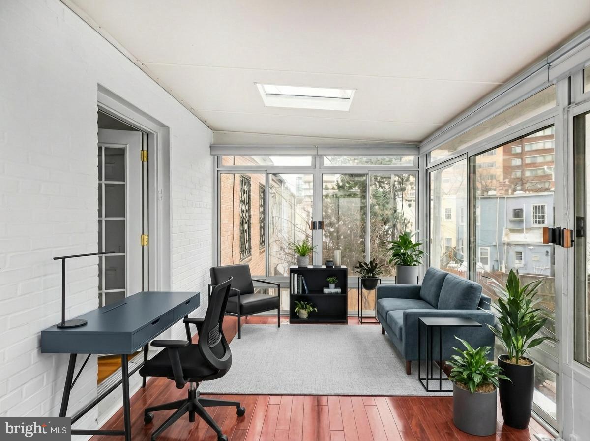 2420 I ST NW, WASHINGTON, District Of Columbia 20037, 3 Bedrooms Bedrooms, 9 Rooms Rooms,4 BathroomsBathrooms,Residential,For sale,2420 I ST NW,DCDC2234314 MLS # DCDC2234314