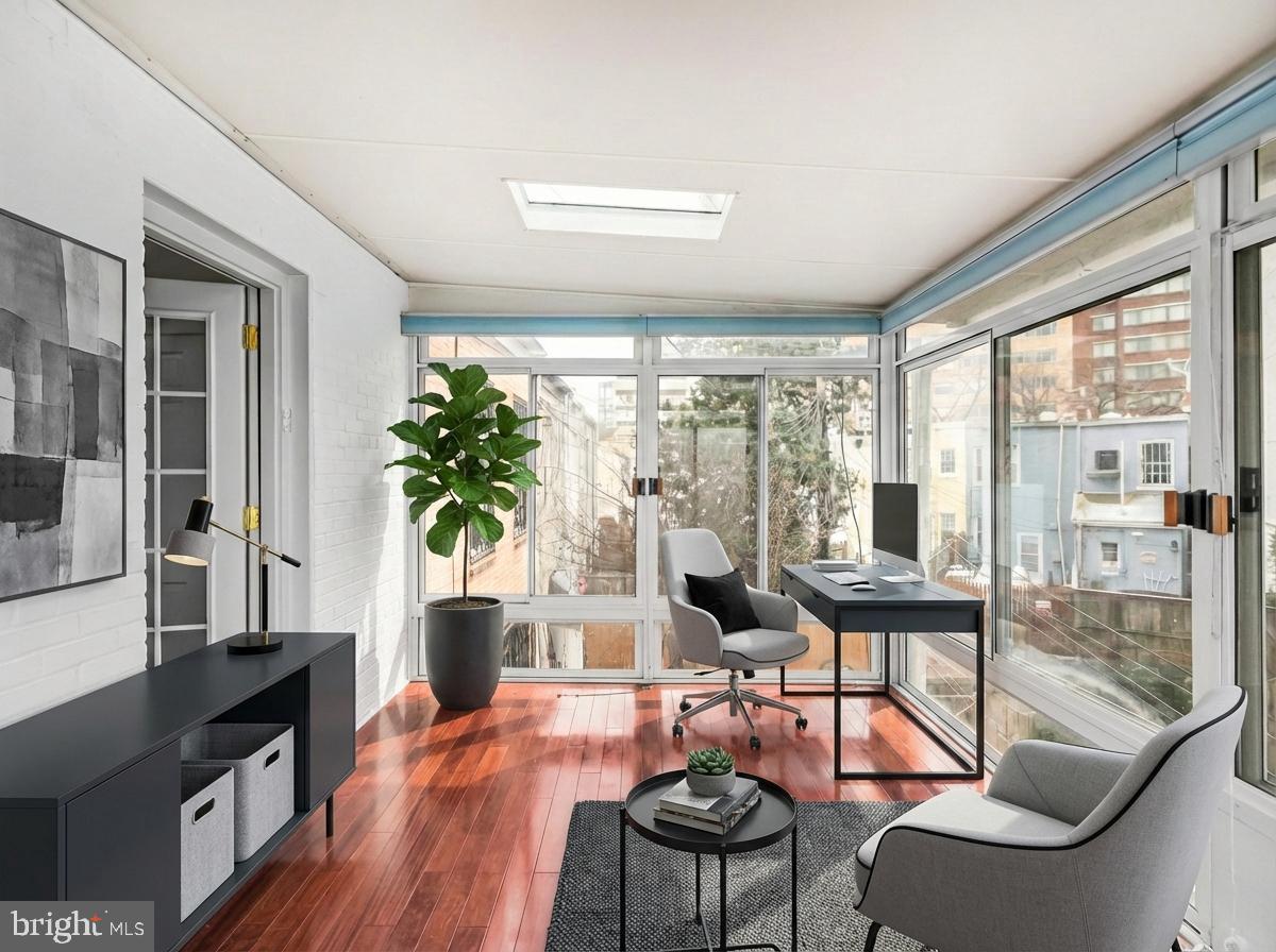 2420 I ST NW, WASHINGTON, District Of Columbia 20037, 3 Bedrooms Bedrooms, 9 Rooms Rooms,4 BathroomsBathrooms,Residential,For sale,2420 I ST NW,DCDC2234314 MLS # DCDC2234314