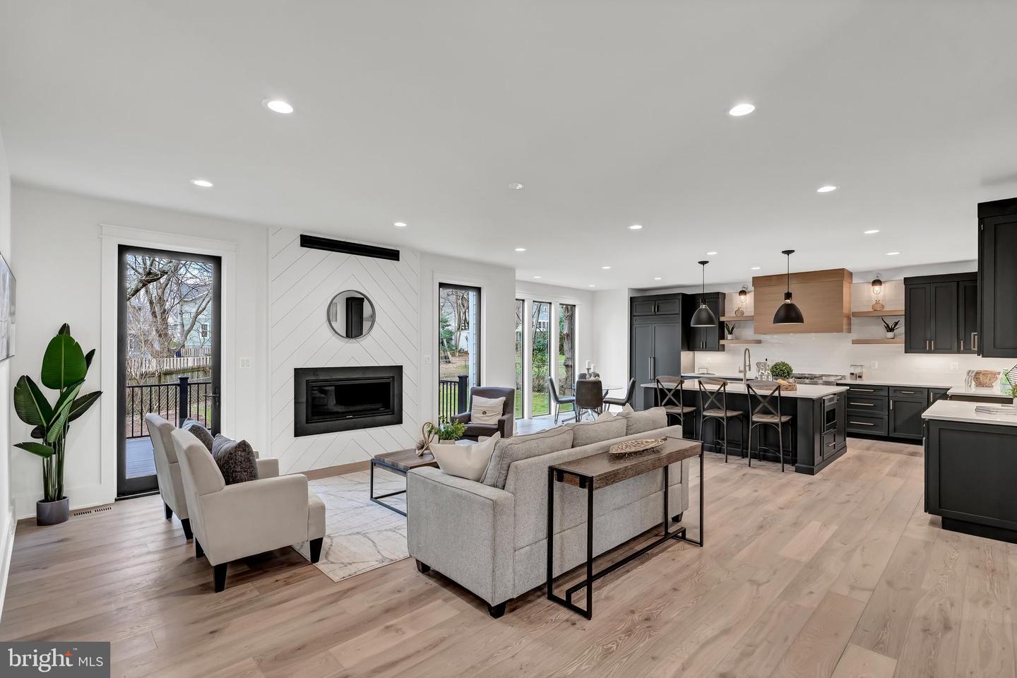 900 CAROLE CT SE, VIENNA, Virginia 22180, 6 Bedrooms Bedrooms, 22 Rooms Rooms,6 BathroomsBathrooms,Residential,For sale,900 CAROLE CT SE,VAFX2282006 MLS # VAFX2282006