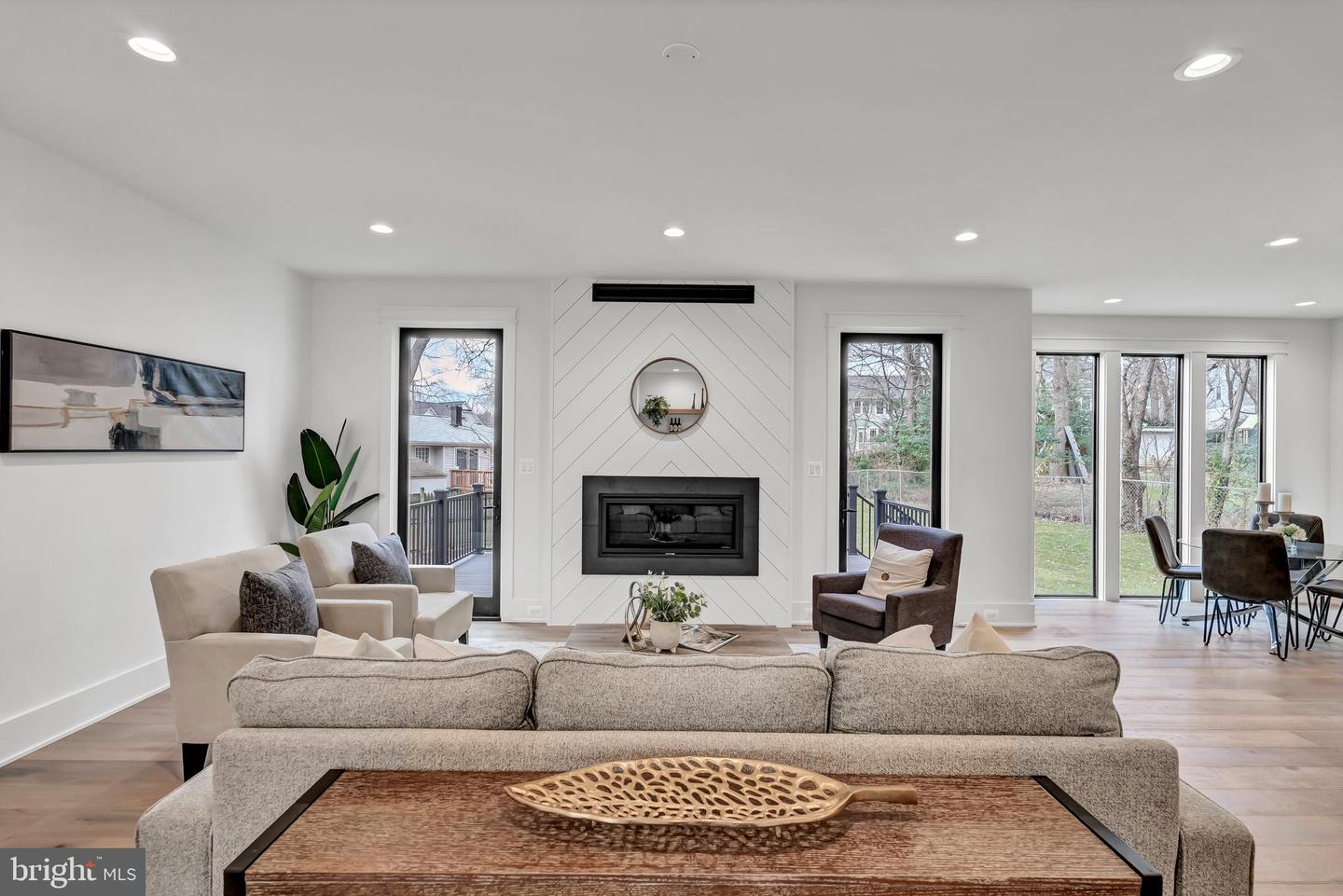 900 CAROLE CT SE, VIENNA, Virginia 22180, 6 Bedrooms Bedrooms, 22 Rooms Rooms,6 BathroomsBathrooms,Residential,For sale,900 CAROLE CT SE,VAFX2282006 MLS # VAFX2282006