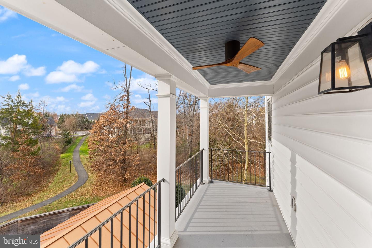 25729 SUMMERBANK CT, CHANTILLY, Virginia 20152, 4 Bedrooms Bedrooms, ,4 BathroomsBathrooms,Residential,For sale,25729 SUMMERBANK CT,VALO2112160 MLS # VALO2112160