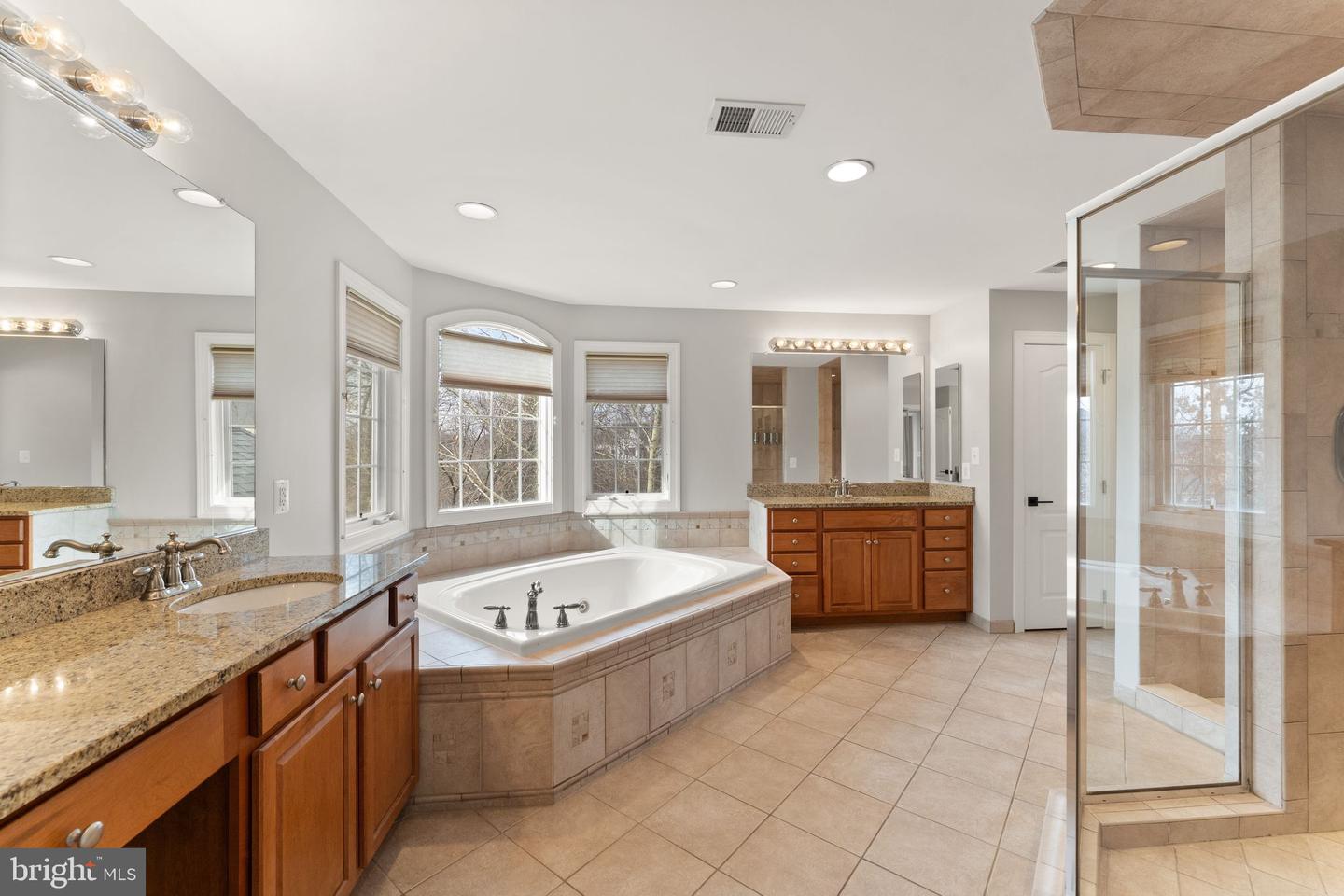 25729 SUMMERBANK CT, CHANTILLY, Virginia 20152, 4 Bedrooms Bedrooms, ,4 BathroomsBathrooms,Residential,For sale,25729 SUMMERBANK CT,VALO2112160 MLS # VALO2112160