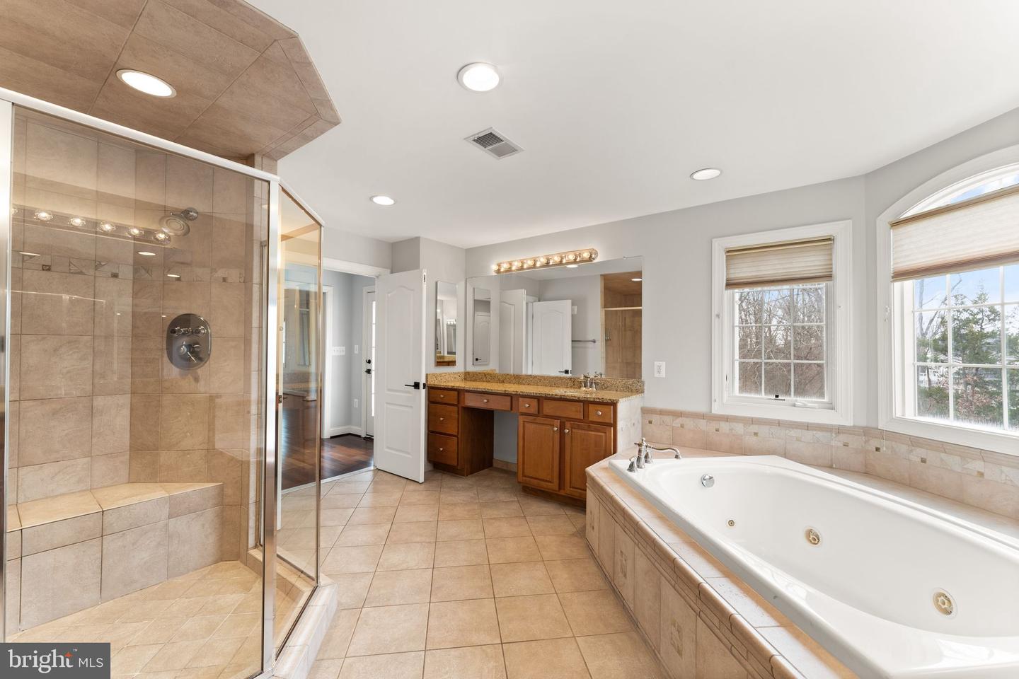 25729 SUMMERBANK CT, CHANTILLY, Virginia 20152, 4 Bedrooms Bedrooms, ,4 BathroomsBathrooms,Residential,For sale,25729 SUMMERBANK CT,VALO2112160 MLS # VALO2112160