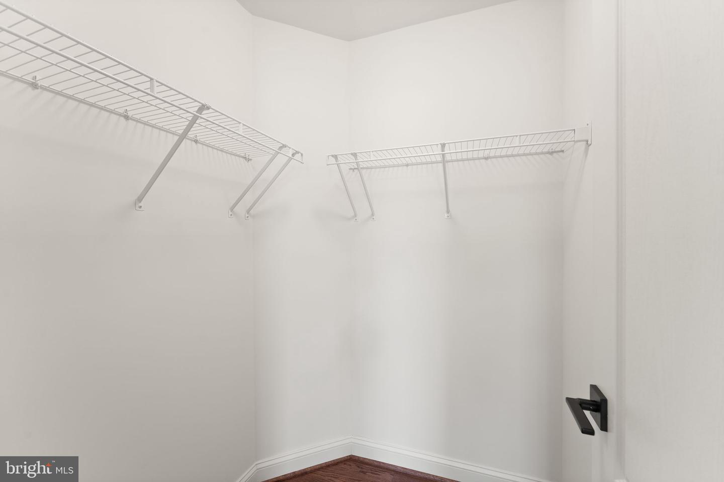 25729 SUMMERBANK CT, CHANTILLY, Virginia 20152, 4 Bedrooms Bedrooms, ,4 BathroomsBathrooms,Residential,For sale,25729 SUMMERBANK CT,VALO2112160 MLS # VALO2112160