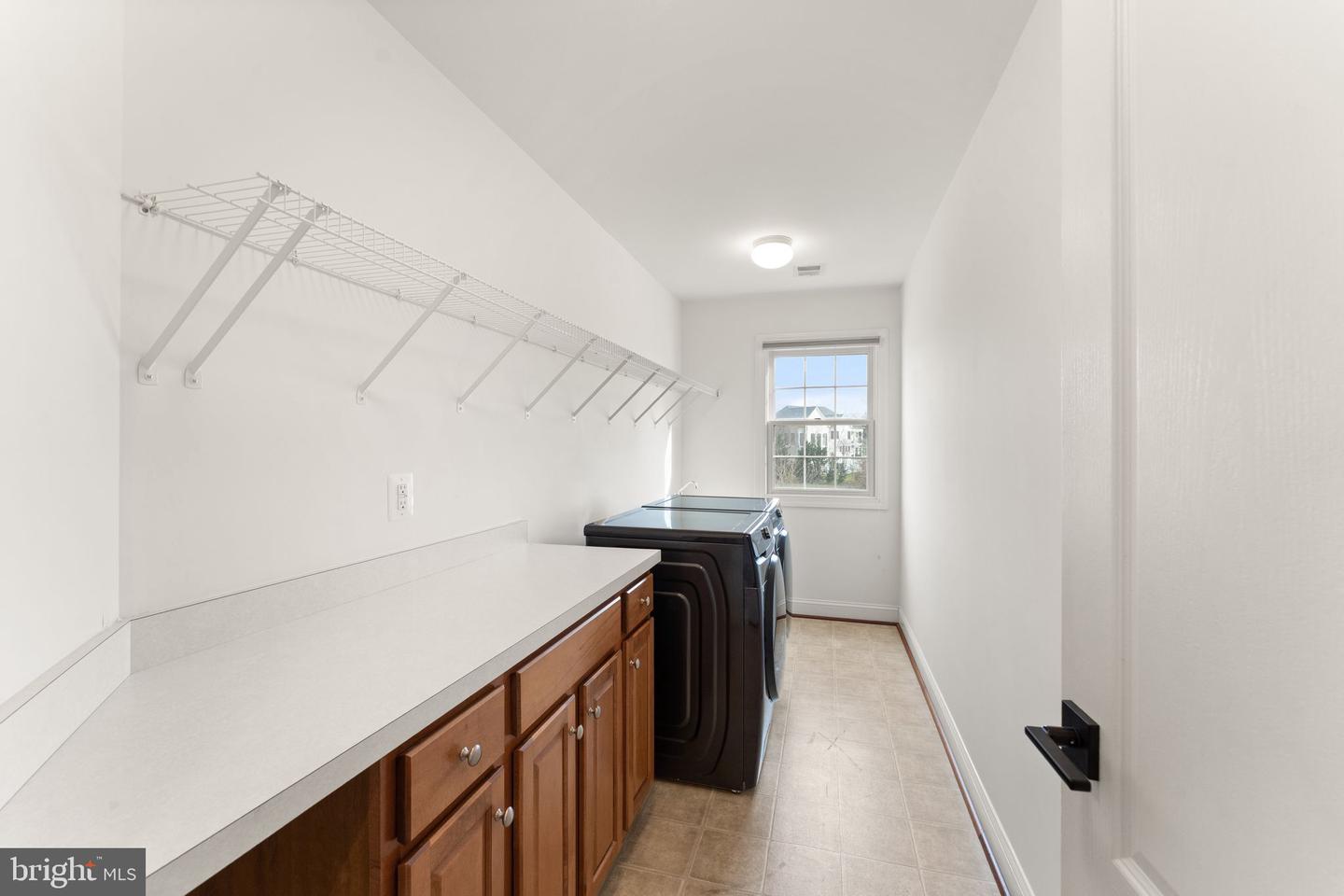 25729 SUMMERBANK CT, CHANTILLY, Virginia 20152, 4 Bedrooms Bedrooms, ,4 BathroomsBathrooms,Residential,For sale,25729 SUMMERBANK CT,VALO2112160 MLS # VALO2112160