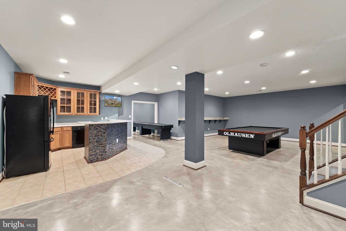 25729 SUMMERBANK CT, CHANTILLY, Virginia 20152, 4 Bedrooms Bedrooms, ,4 BathroomsBathrooms,Residential,For sale,25729 SUMMERBANK CT,VALO2112160 MLS # VALO2112160