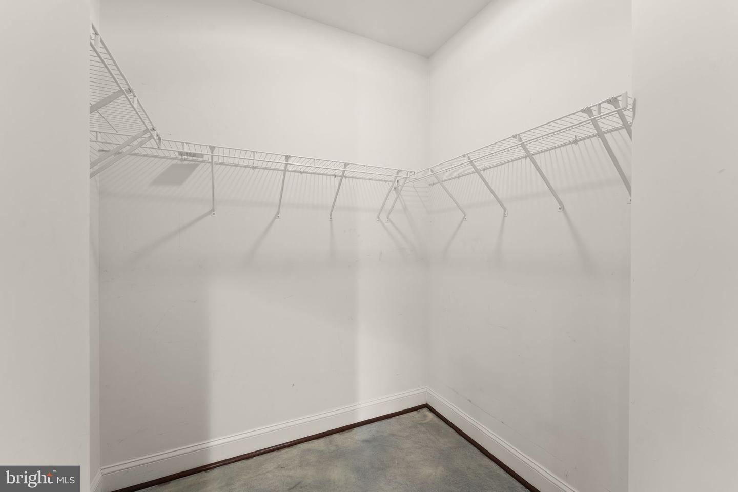 25729 SUMMERBANK CT, CHANTILLY, Virginia 20152, 4 Bedrooms Bedrooms, ,4 BathroomsBathrooms,Residential,For sale,25729 SUMMERBANK CT,VALO2112160 MLS # VALO2112160