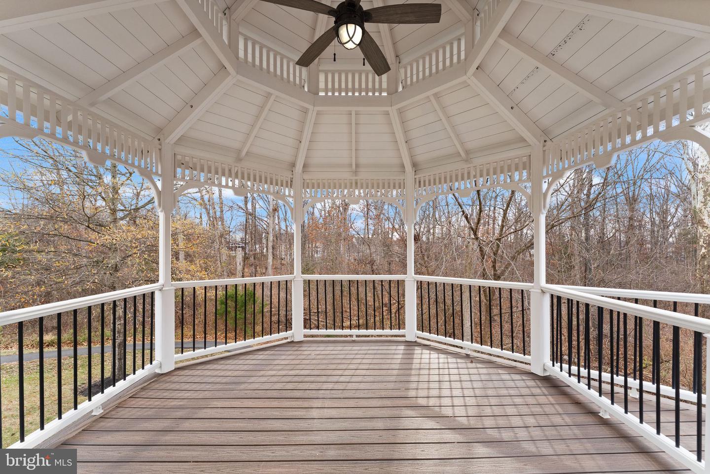 25729 SUMMERBANK CT, CHANTILLY, Virginia 20152, 4 Bedrooms Bedrooms, ,4 BathroomsBathrooms,Residential,For sale,25729 SUMMERBANK CT,VALO2112160 MLS # VALO2112160