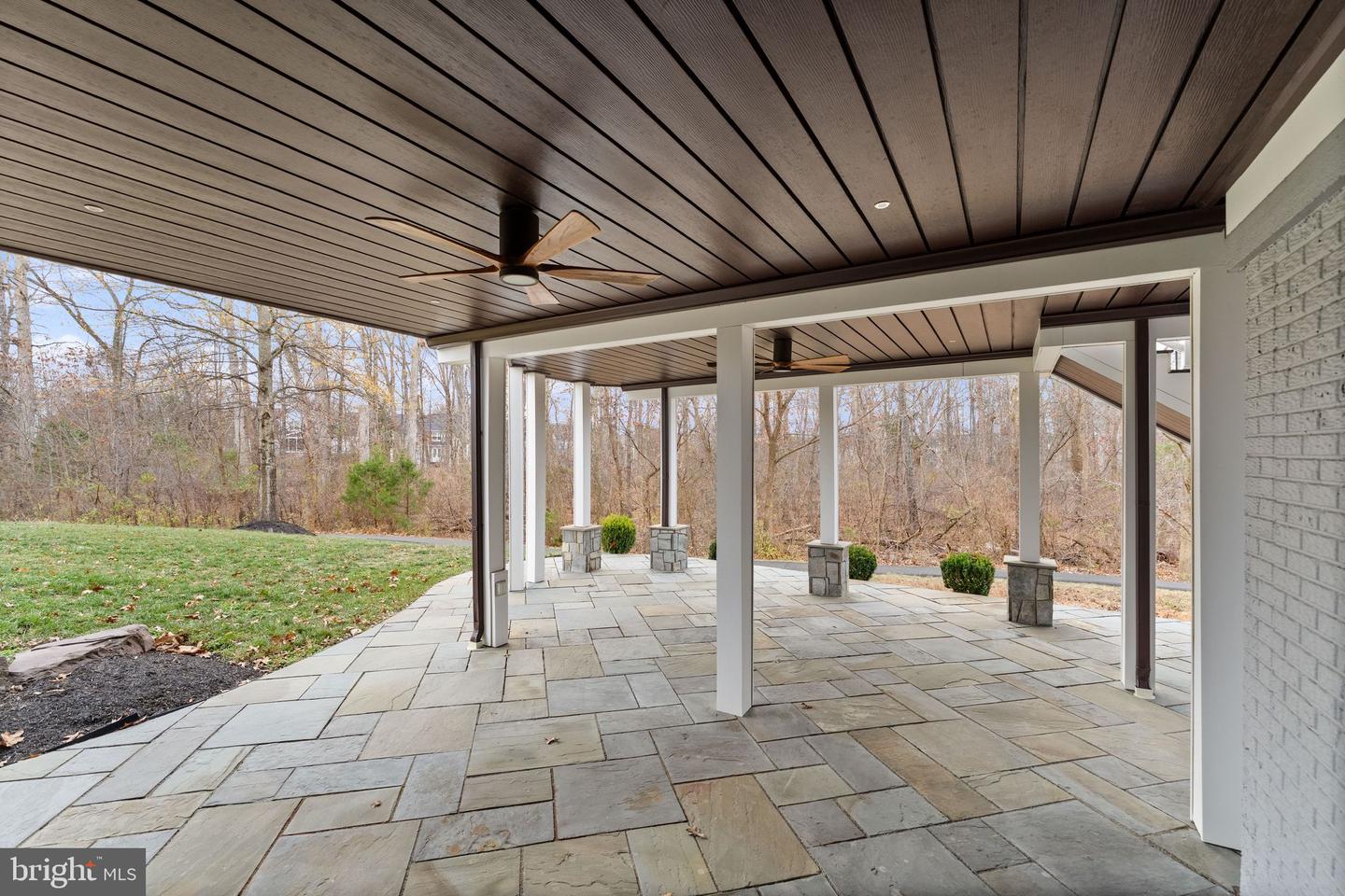 25729 SUMMERBANK CT, CHANTILLY, Virginia 20152, 4 Bedrooms Bedrooms, ,4 BathroomsBathrooms,Residential,For sale,25729 SUMMERBANK CT,VALO2112160 MLS # VALO2112160