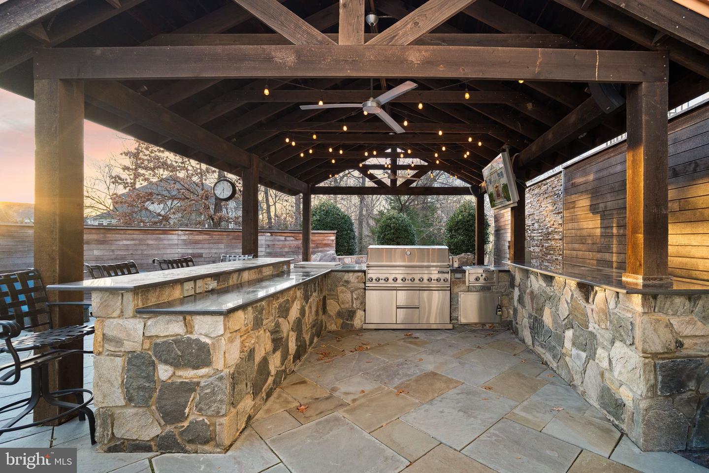 25729 SUMMERBANK CT, CHANTILLY, Virginia 20152, 4 Bedrooms Bedrooms, ,4 BathroomsBathrooms,Residential,For sale,25729 SUMMERBANK CT,VALO2112160 MLS # VALO2112160