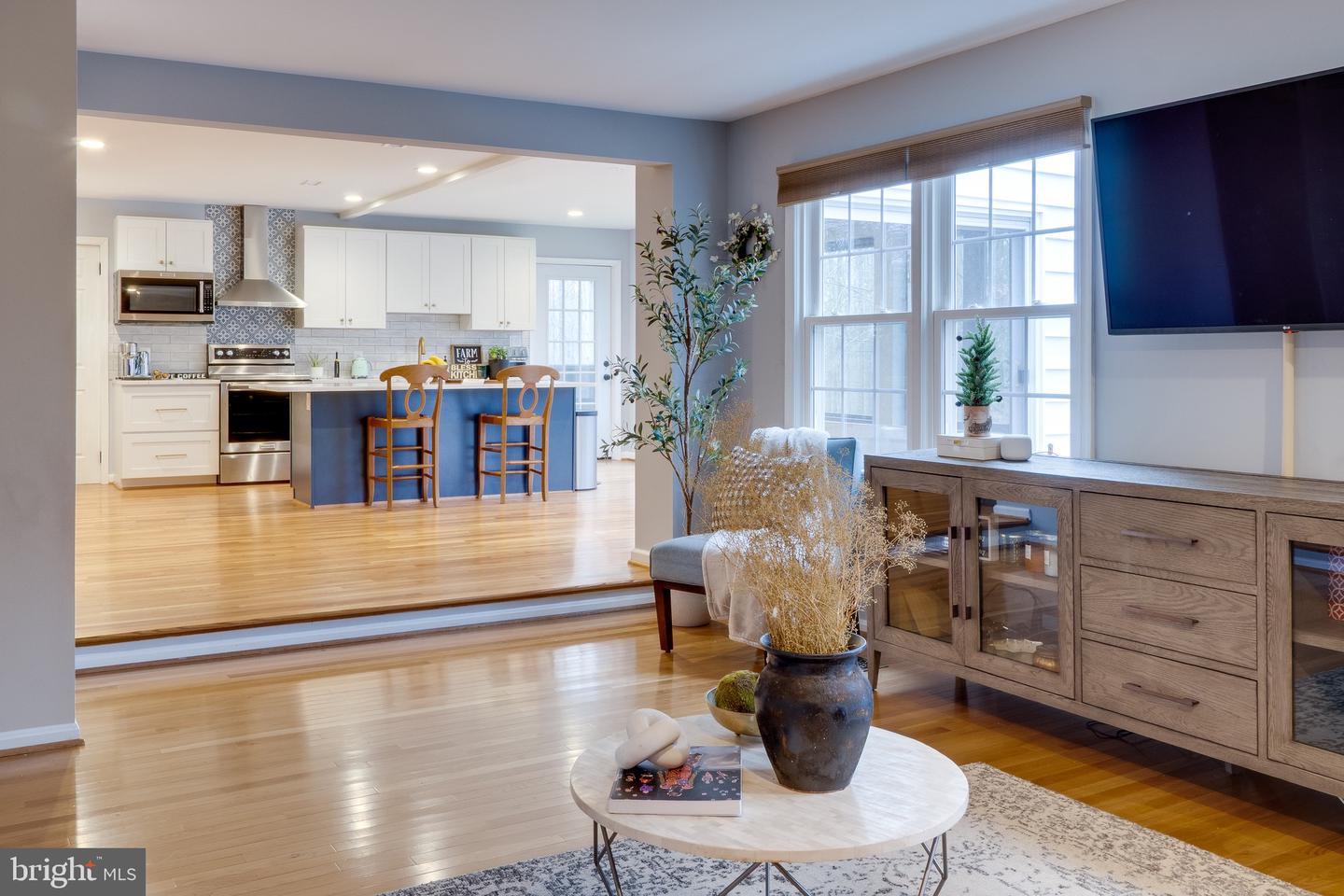 11844 CLARA WAY, FAIRFAX STATION, Virginia 22039, 4 Bedrooms Bedrooms, 14 Rooms Rooms,3 BathroomsBathrooms,Residential,For sale,11844 CLARA WAY,VAFX2282124 MLS # VAFX2282124