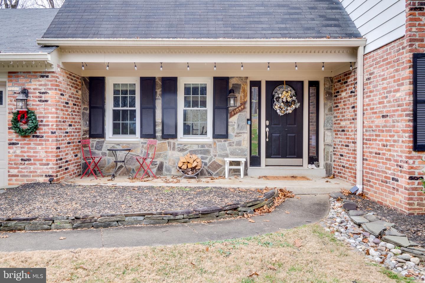 11844 CLARA WAY, FAIRFAX STATION, Virginia 22039, 4 Bedrooms Bedrooms, 14 Rooms Rooms,3 BathroomsBathrooms,Residential,For sale,11844 CLARA WAY,VAFX2282124 MLS # VAFX2282124