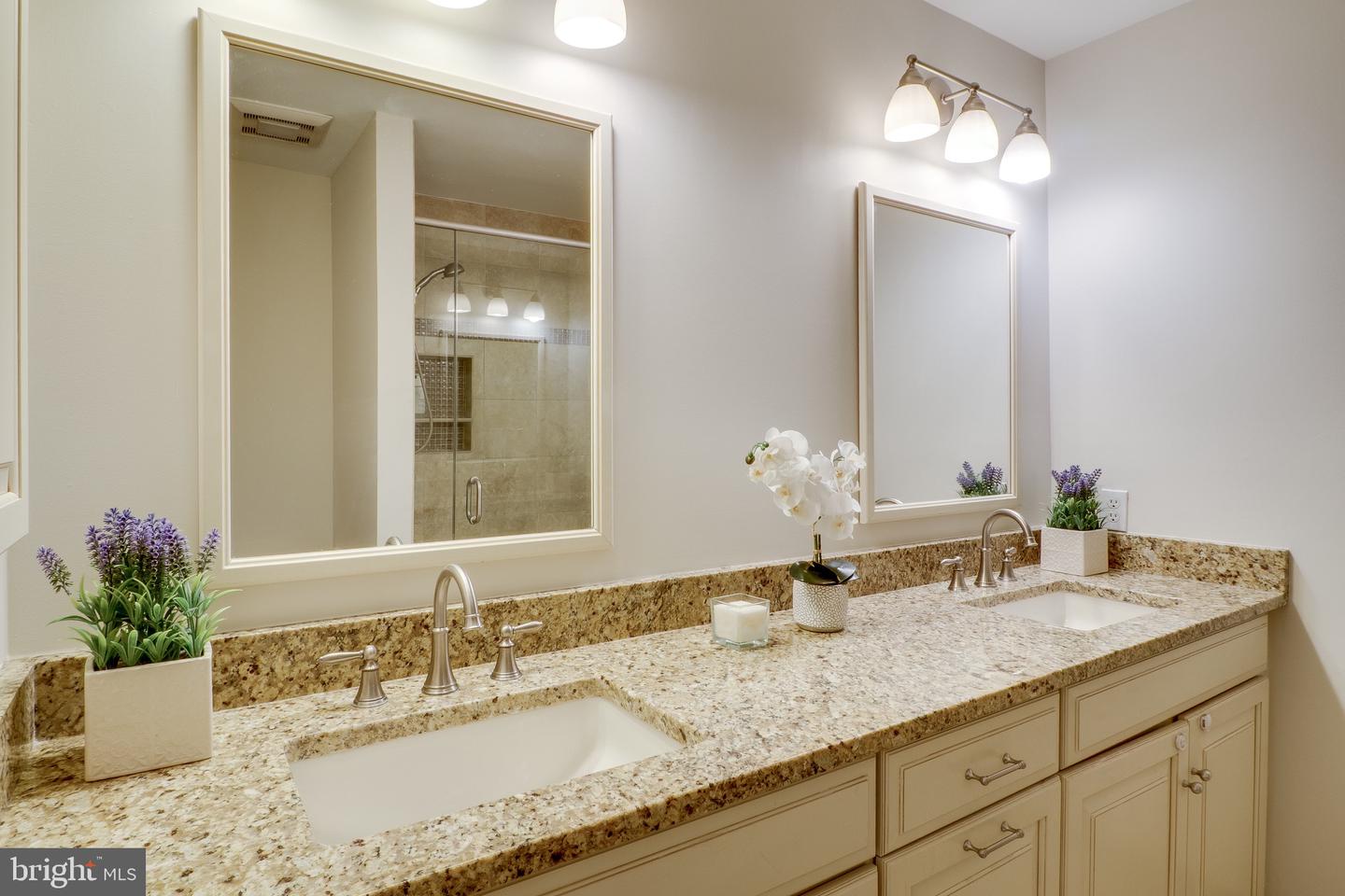 11844 CLARA WAY, FAIRFAX STATION, Virginia 22039, 4 Bedrooms Bedrooms, 14 Rooms Rooms,3 BathroomsBathrooms,Residential,For sale,11844 CLARA WAY,VAFX2282124 MLS # VAFX2282124