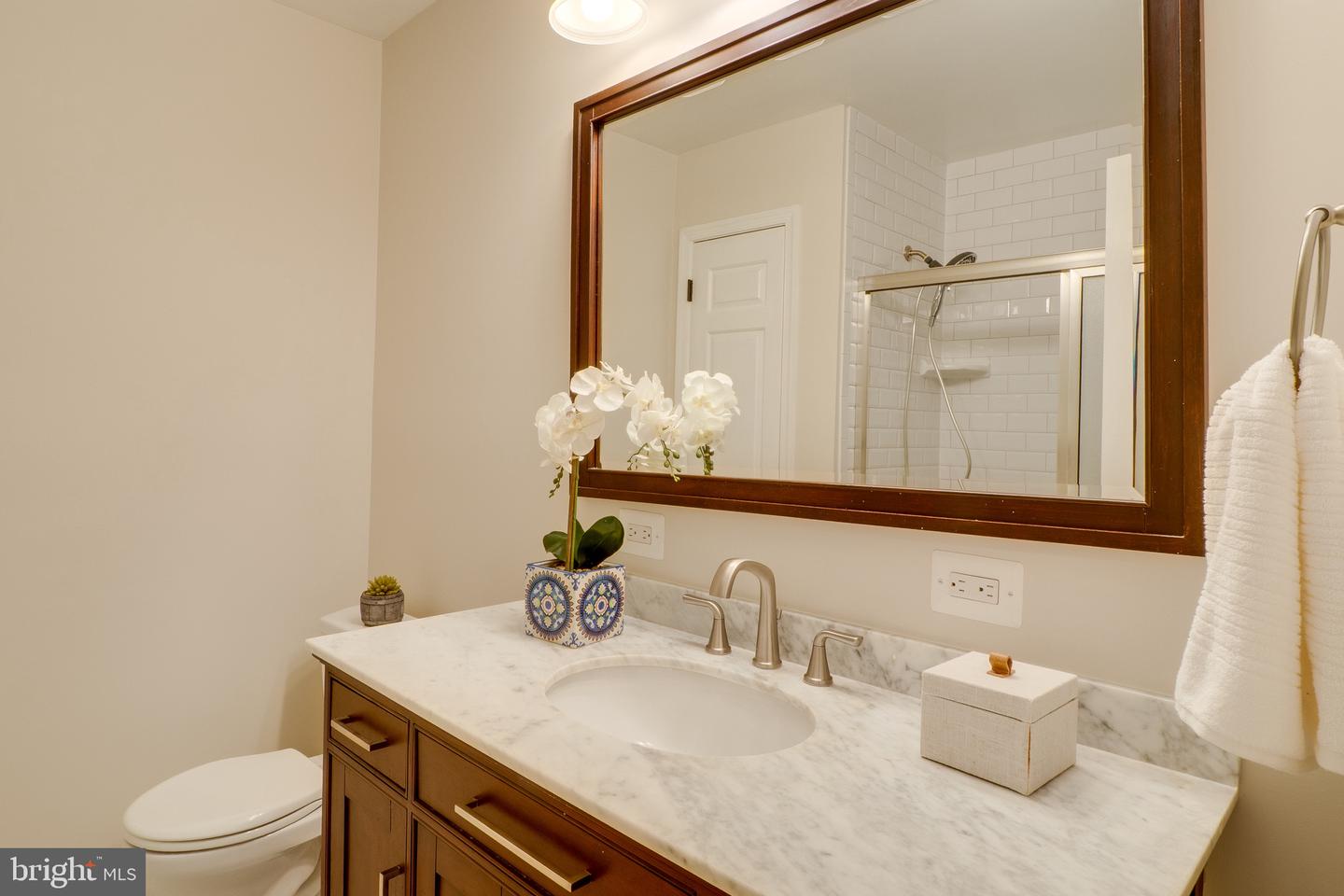 11844 CLARA WAY, FAIRFAX STATION, Virginia 22039, 4 Bedrooms Bedrooms, 14 Rooms Rooms,3 BathroomsBathrooms,Residential,For sale,11844 CLARA WAY,VAFX2282124 MLS # VAFX2282124