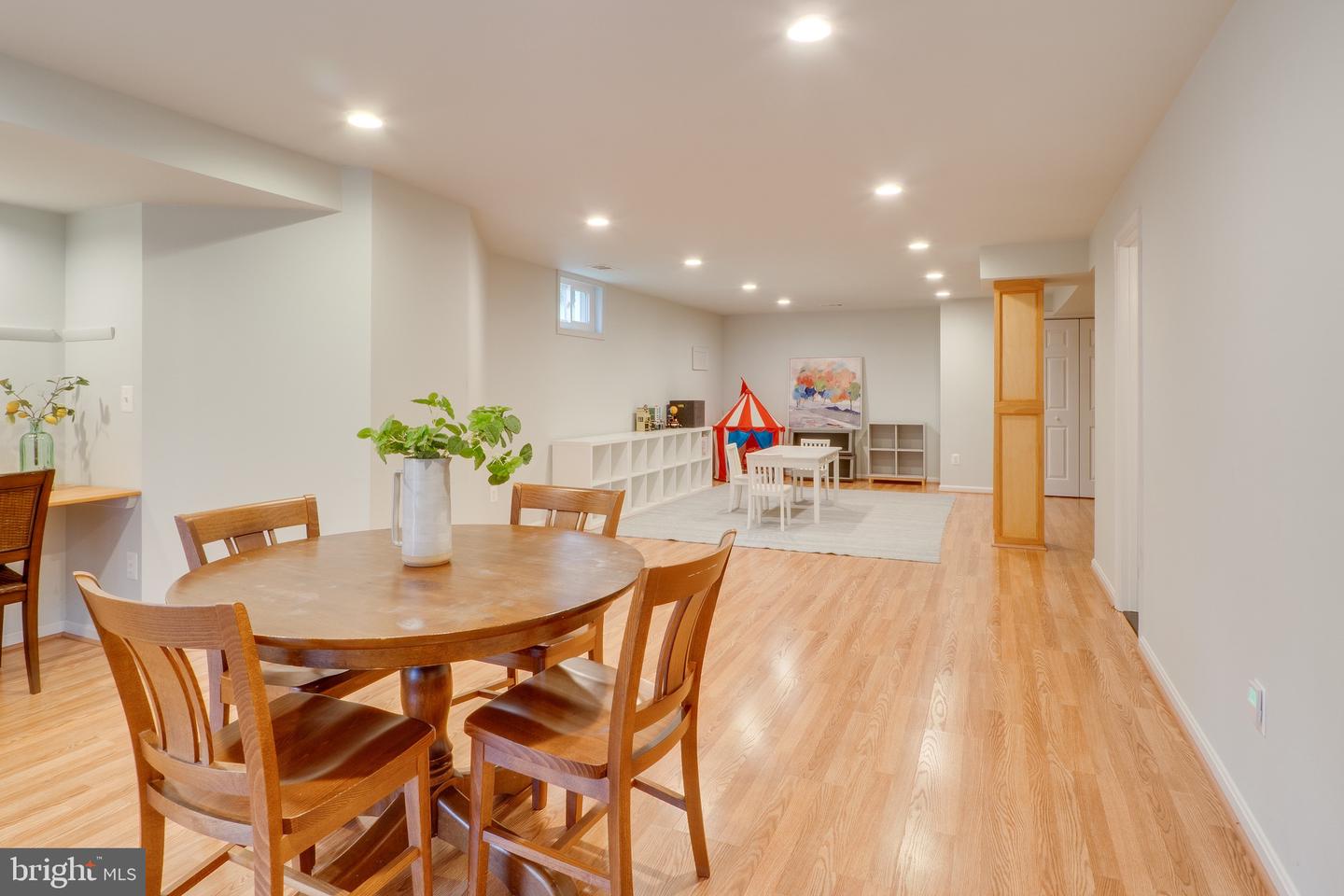 11844 CLARA WAY, FAIRFAX STATION, Virginia 22039, 4 Bedrooms Bedrooms, 14 Rooms Rooms,3 BathroomsBathrooms,Residential,For sale,11844 CLARA WAY,VAFX2282124 MLS # VAFX2282124