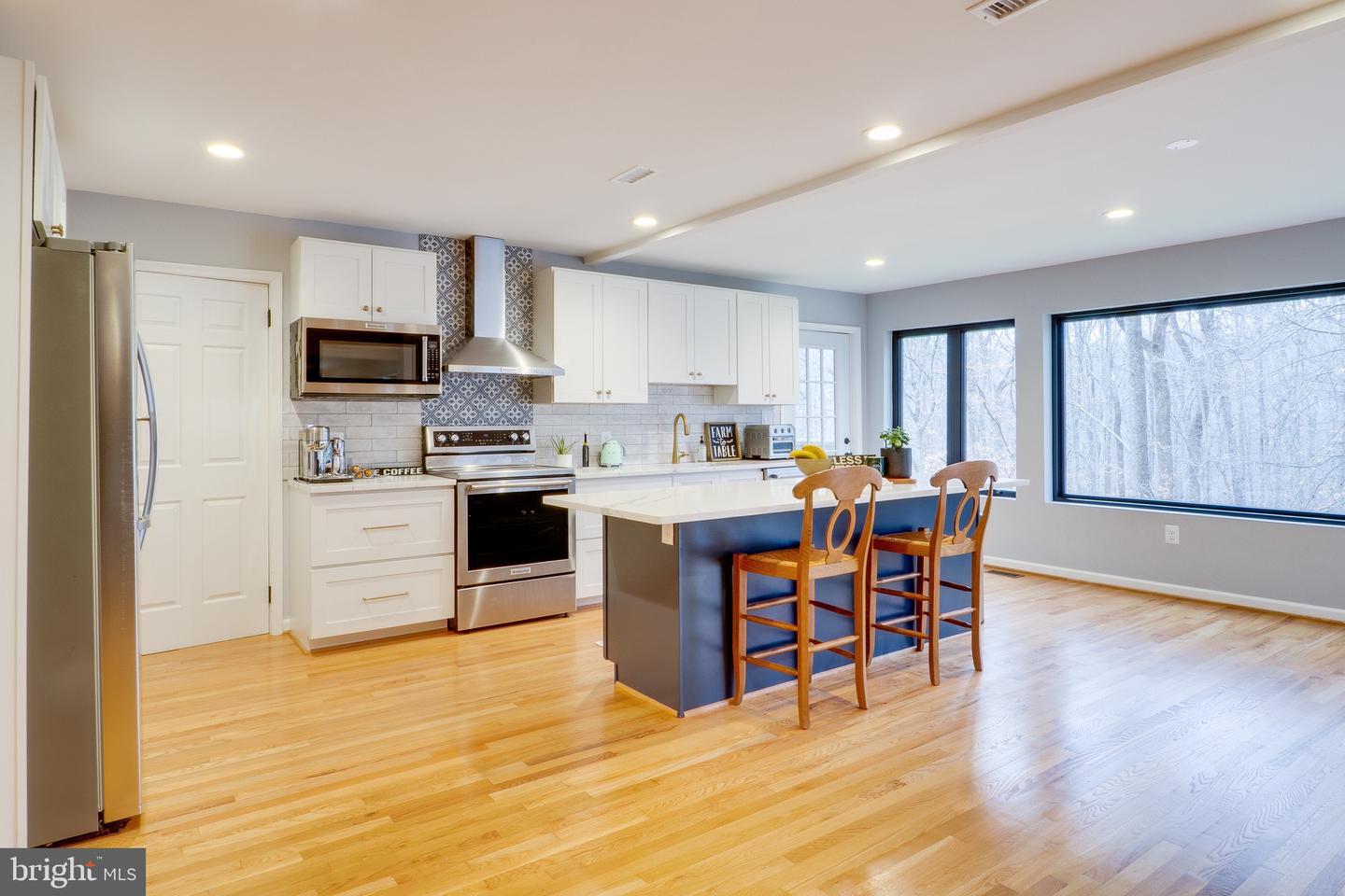 11844 CLARA WAY, FAIRFAX STATION, Virginia 22039, 4 Bedrooms Bedrooms, 14 Rooms Rooms,3 BathroomsBathrooms,Residential,For sale,11844 CLARA WAY,VAFX2282124 MLS # VAFX2282124