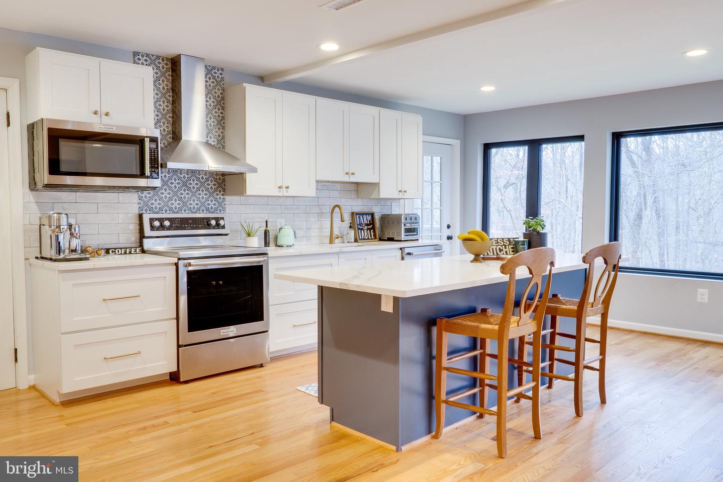 11844 CLARA WAY, FAIRFAX STATION, Virginia 22039, 4 Bedrooms Bedrooms, 14 Rooms Rooms,3 BathroomsBathrooms,Residential,For sale,11844 CLARA WAY,VAFX2282124 MLS # VAFX2282124