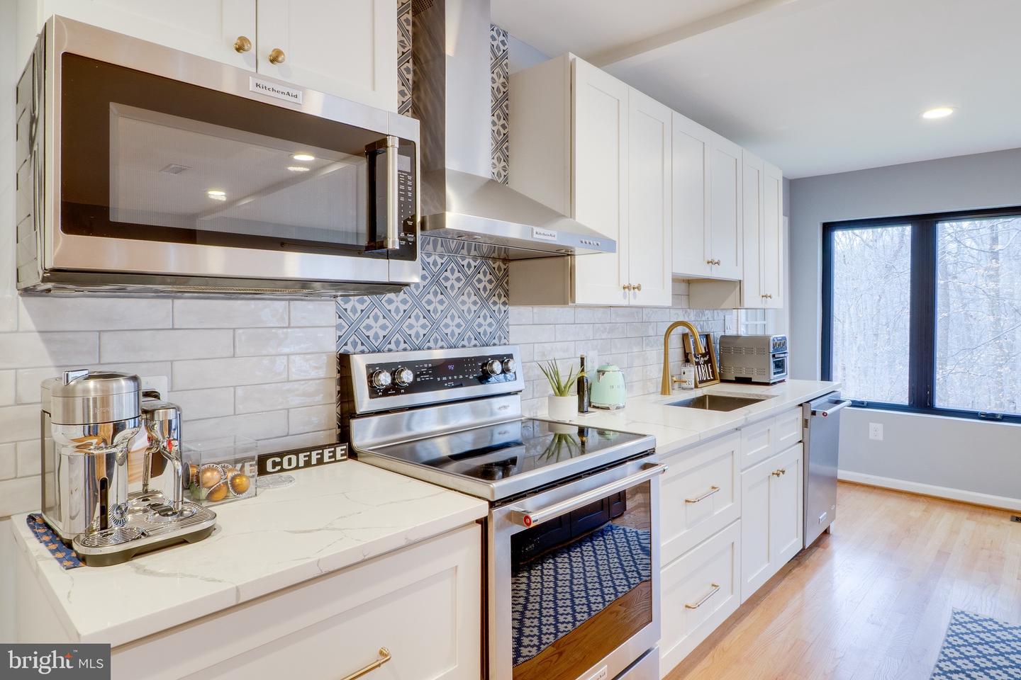 11844 CLARA WAY, FAIRFAX STATION, Virginia 22039, 4 Bedrooms Bedrooms, 14 Rooms Rooms,3 BathroomsBathrooms,Residential,For sale,11844 CLARA WAY,VAFX2282124 MLS # VAFX2282124